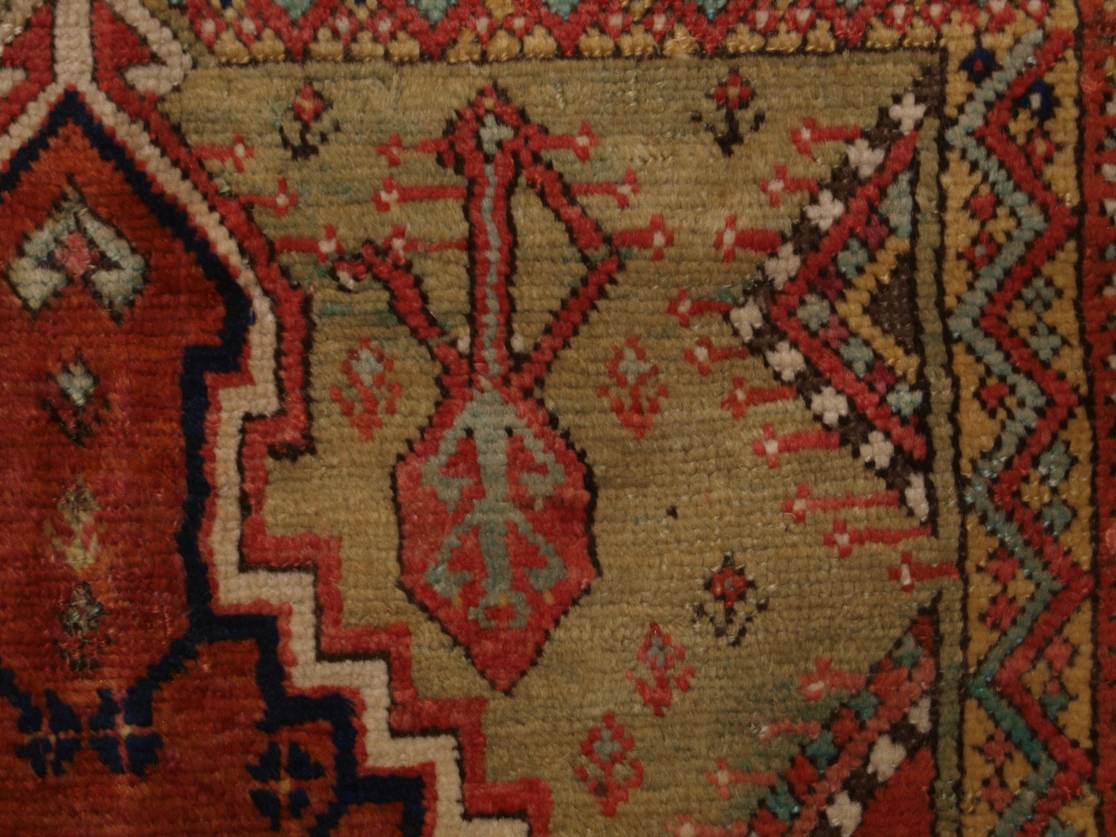 Antiker türkischer Mujur Gebetsteppich mit klassischem Design, Mitte 19. im Angebot 3