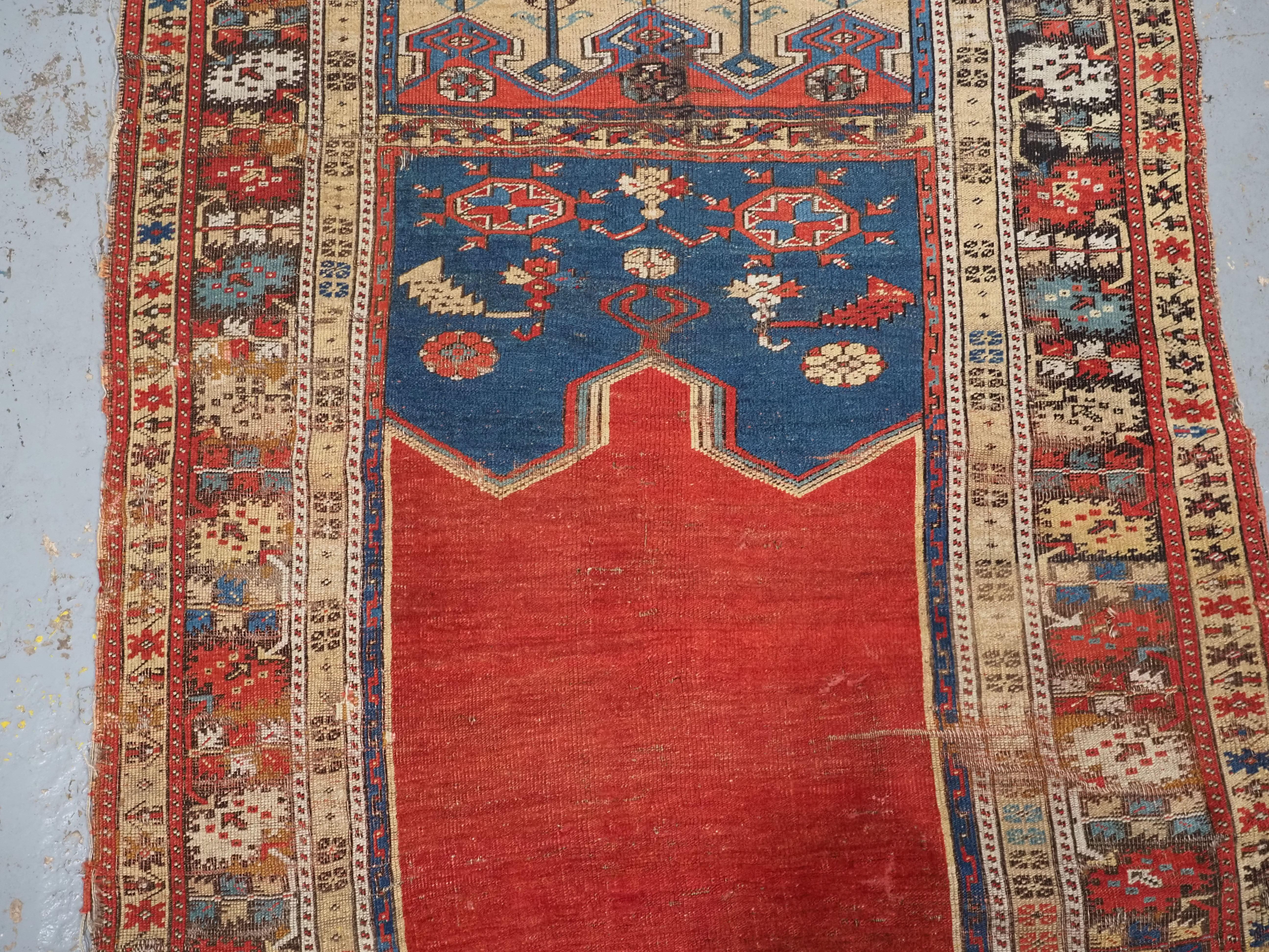 Antique Turkish Ottoman Ladik prayer rug, curca 1880. In Fair Condition For Sale In Moreton-In-Marsh, GB
