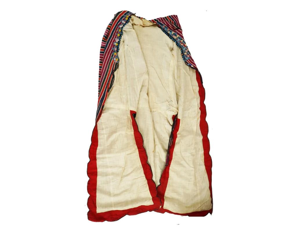 Antique Turkish Ottoman Silk Womens Robe In Good Condition For Sale In New York, NY