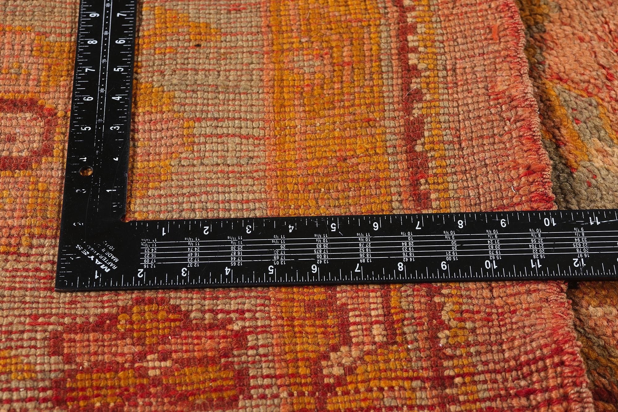 Wool Late 19th Century Antique Turkish Oushak Rug with Traditional Style For Sale