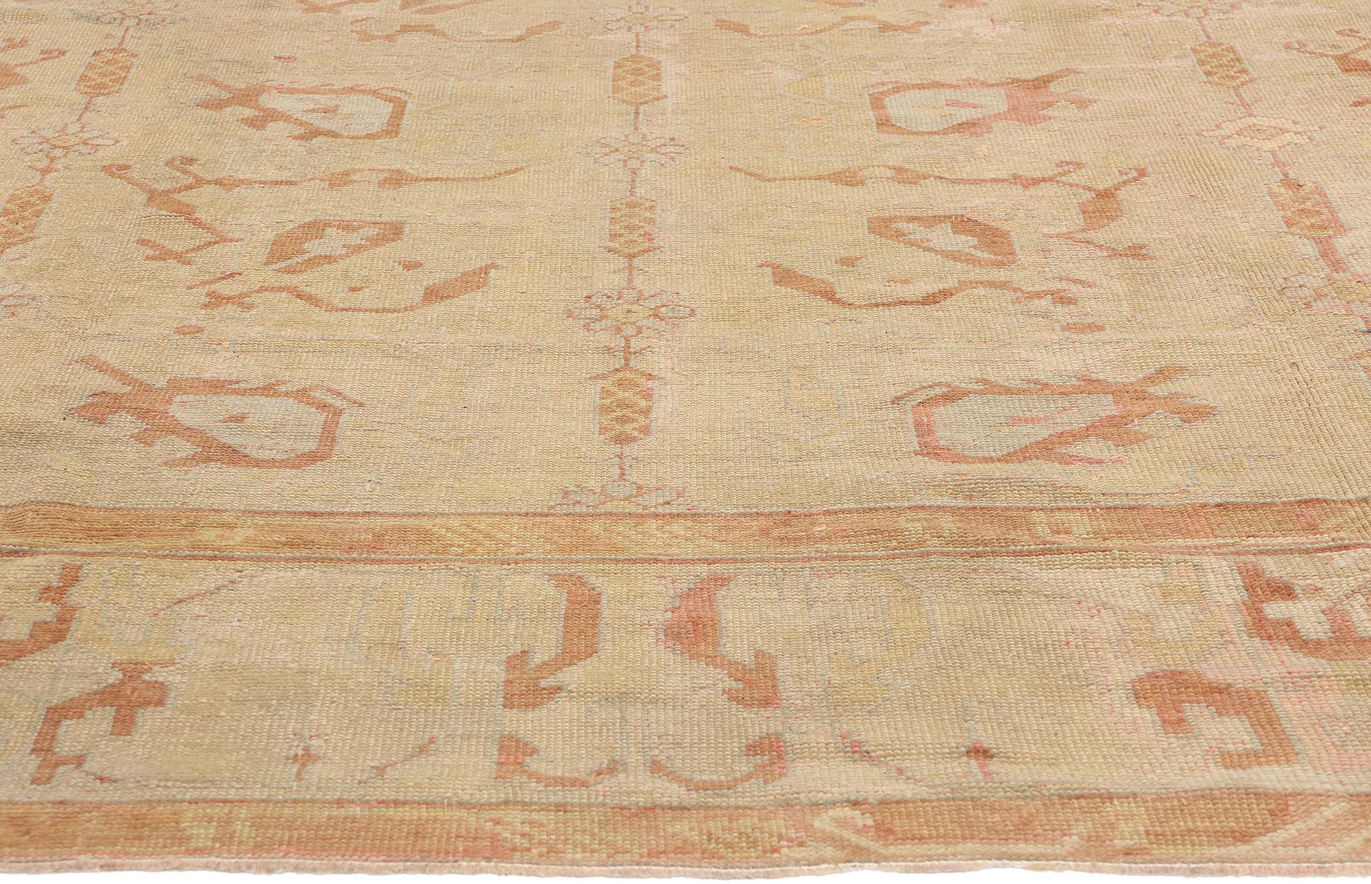 73736 Fin du 19e siècle, ancien tapis turc Oushak, 10'00 x 12'00. Tissé selon les traditions anatoliennes de la fin du XIXe siècle, ce tapis turc antique Oushak en laine nouée à la main incarne la beauté intemporelle de l'art noué à la main. Son