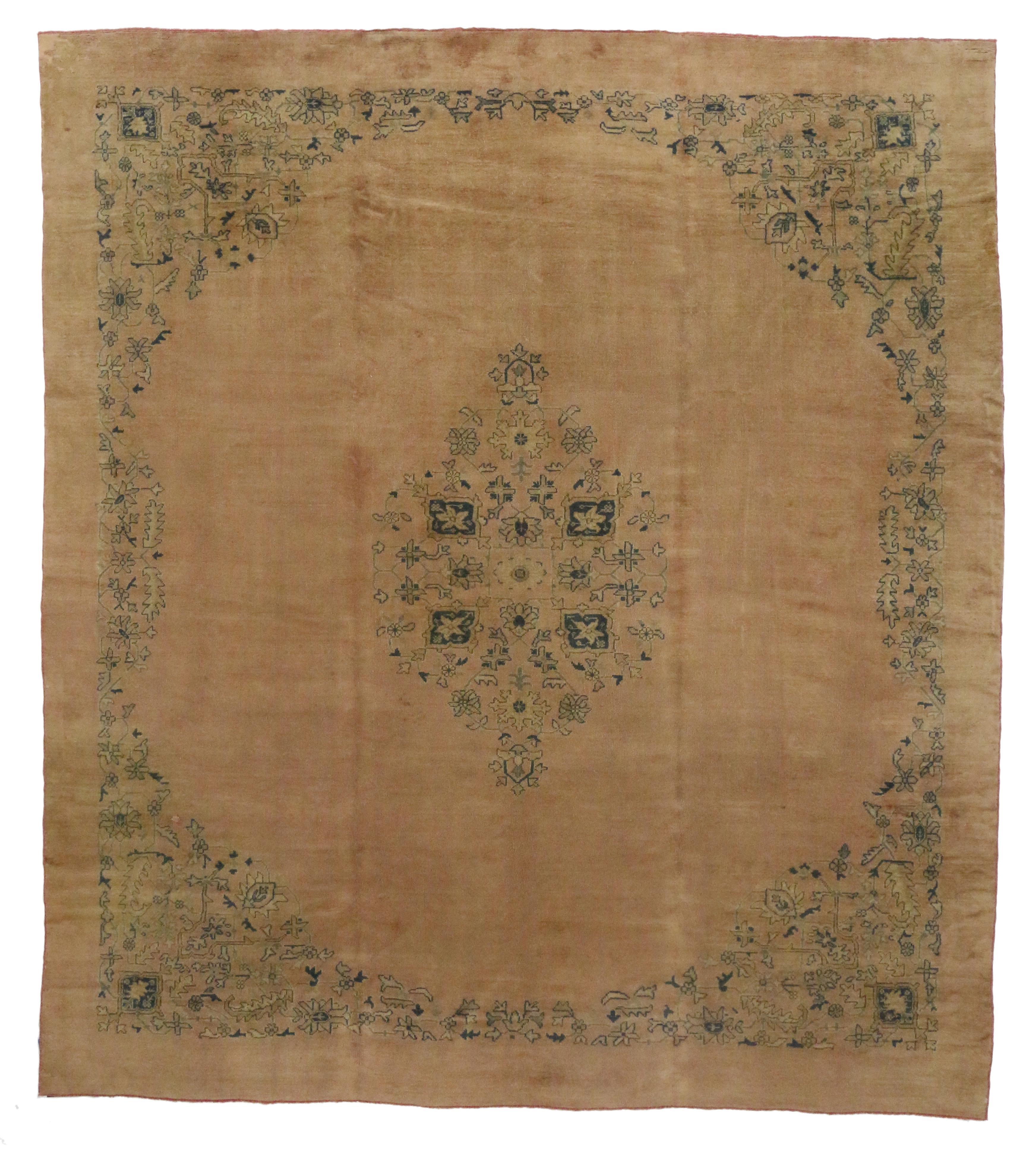 Antiker türkischer Oushak-Teppich mit rustikalem, romantischem georgianischem Stil (Wolle) im Angebot