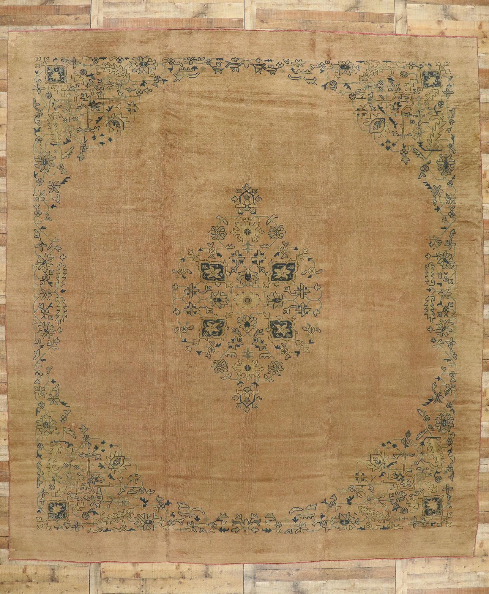 Antique Turkish Oushak Area Rug with Rustic Romantic Georgian Style For Sale 3