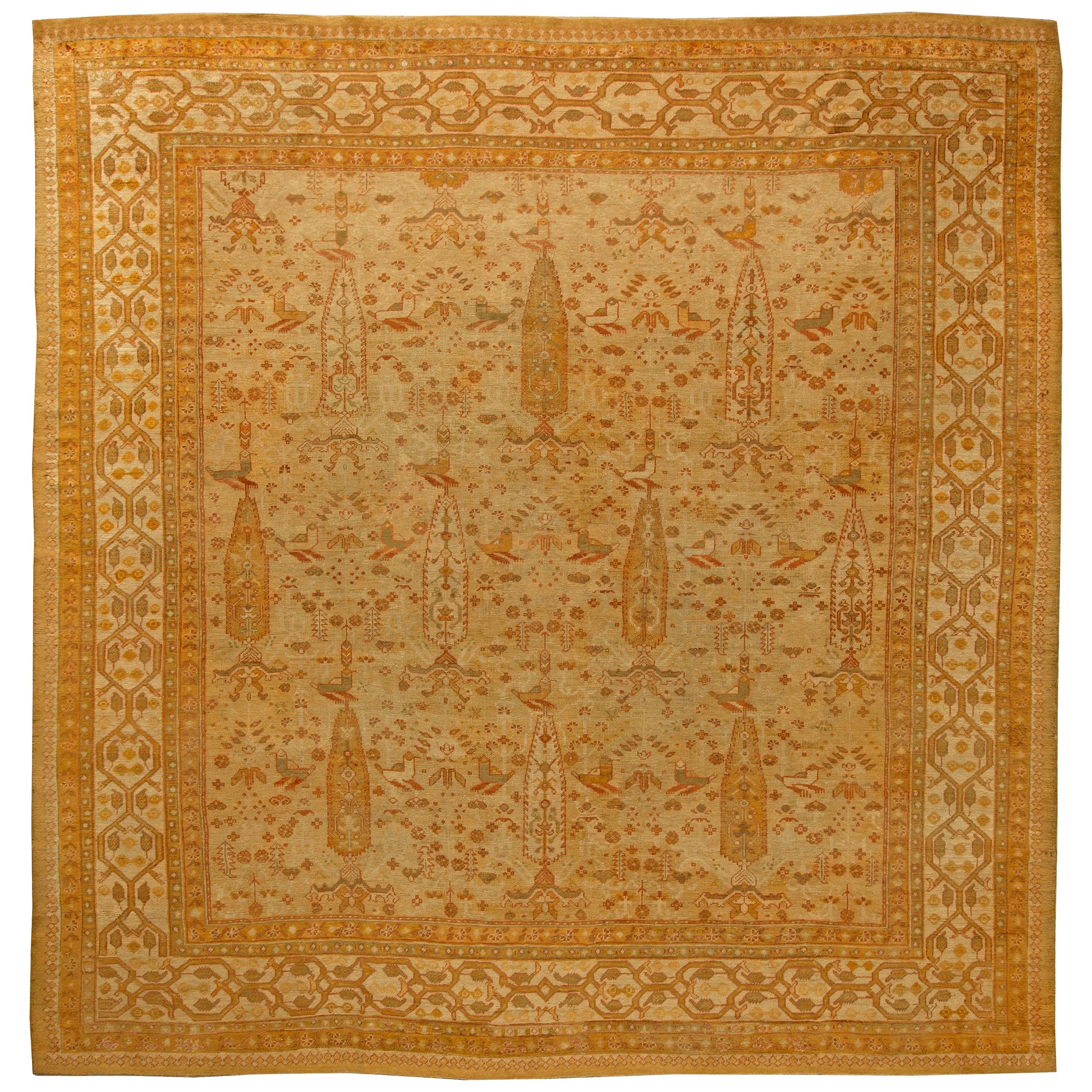 Ancien tapis turc Oushak beige tissé à la main