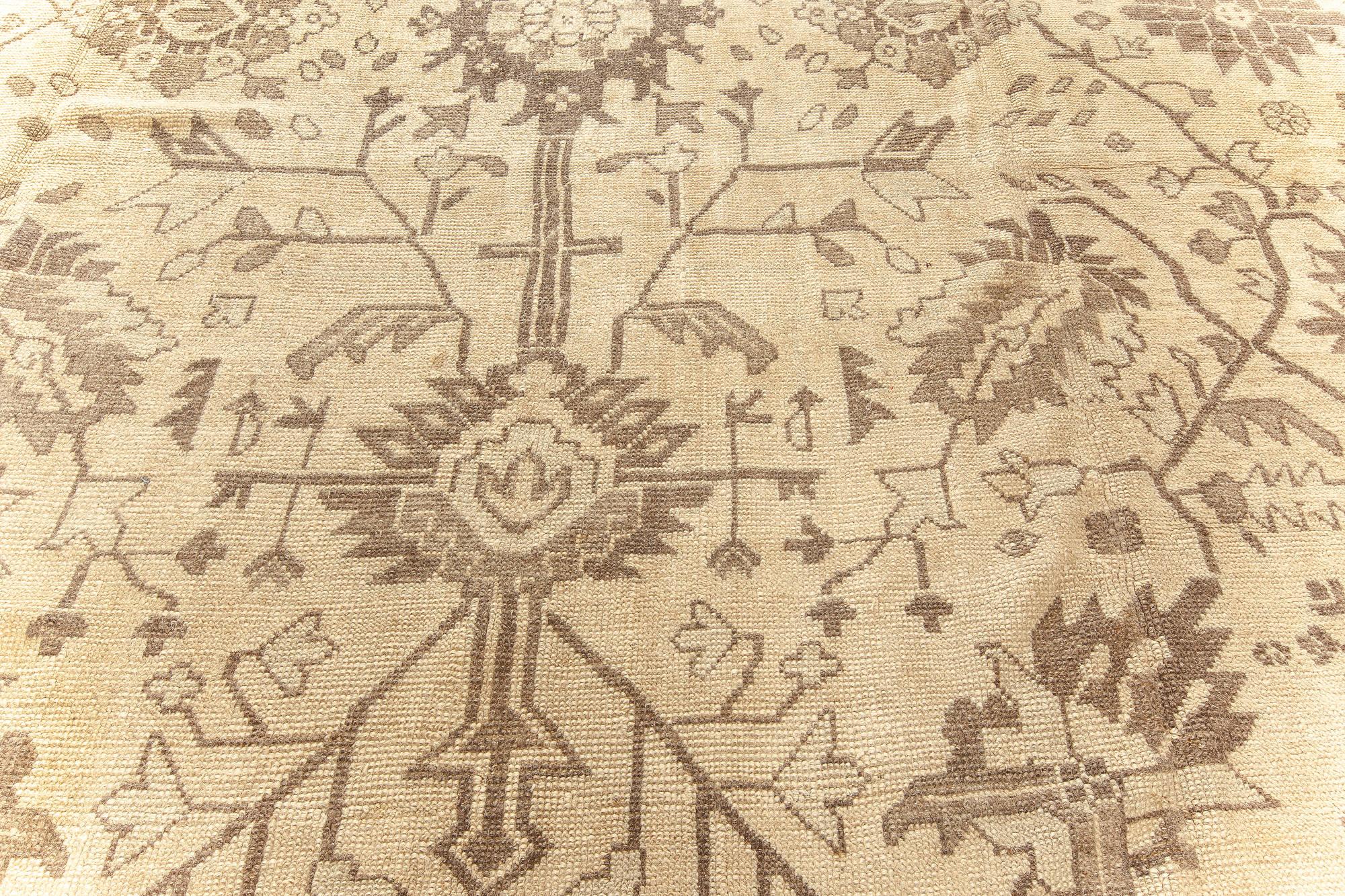 Ancien tapis turc Oushak en laine tissée à la main, marron et beige
Taille : 13'7