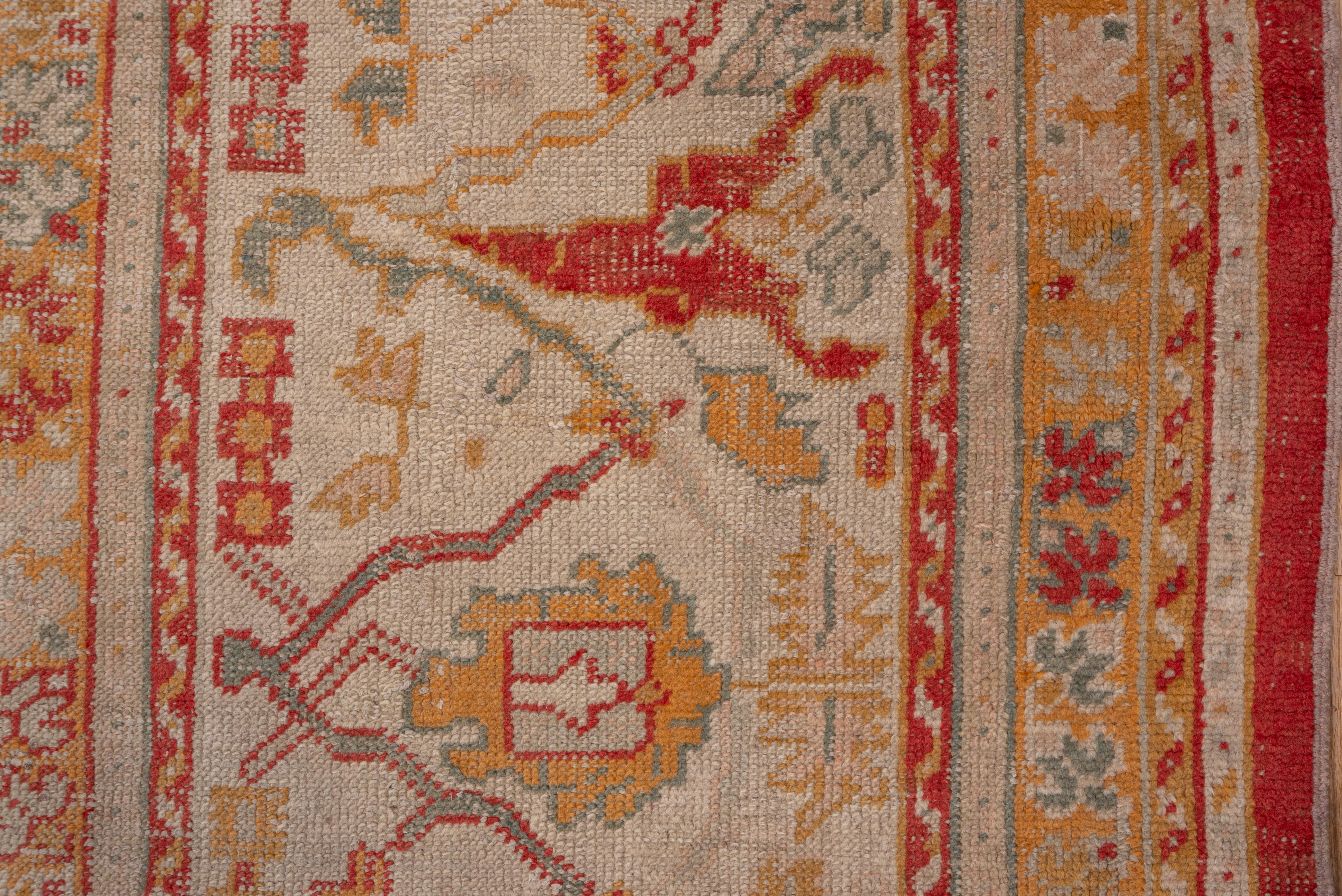 Antico tappeto turco Oushak, circa 1920 In condizioni buone in vendita a New York, NY