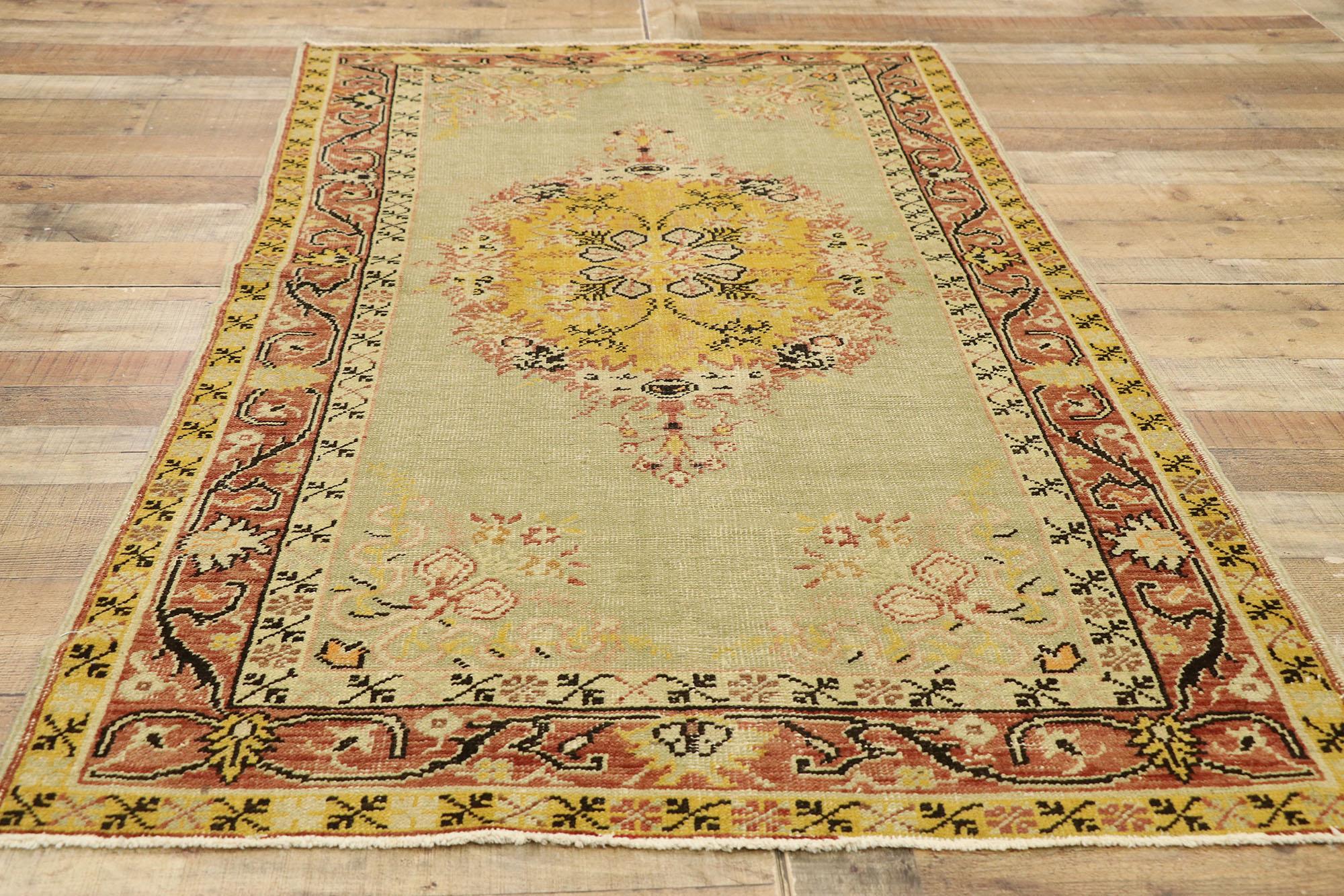 Antiker türkischer Oushak-Teppich (Wolle) im Angebot