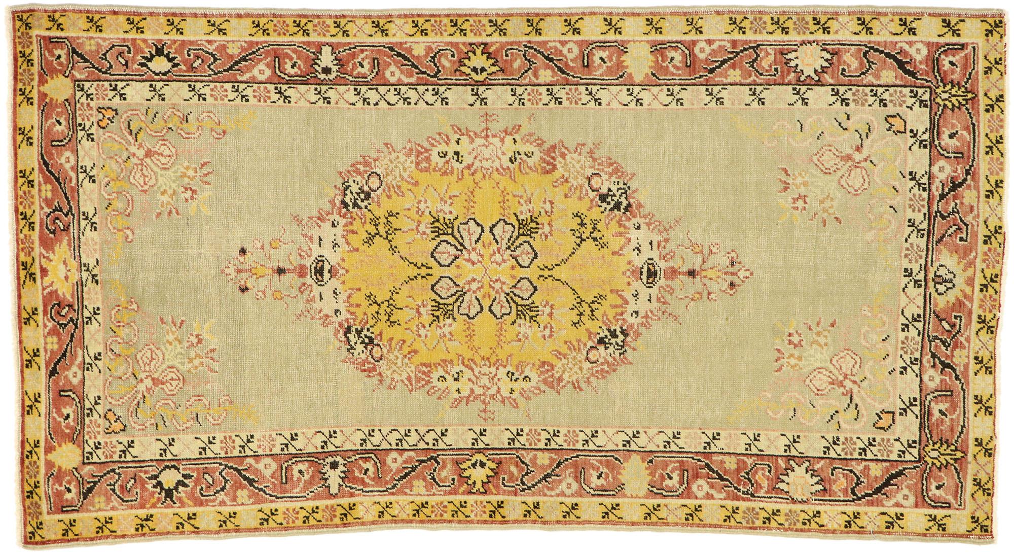 Antiker türkischer Oushak-Teppich im Angebot 2