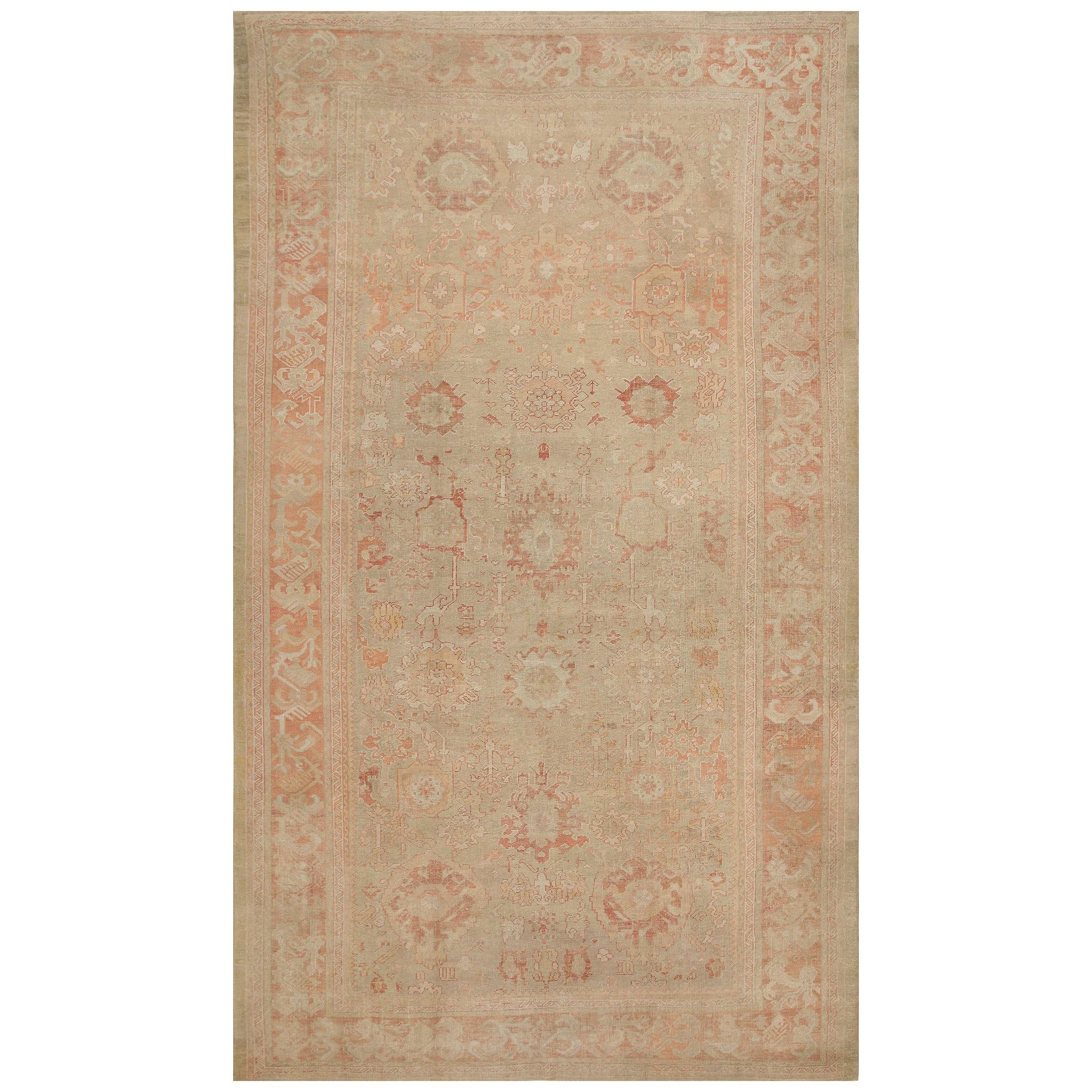 Tapis turc antique d'Oushak. Taille : 10 pieds 3 po. x 17 pieds 3 po.