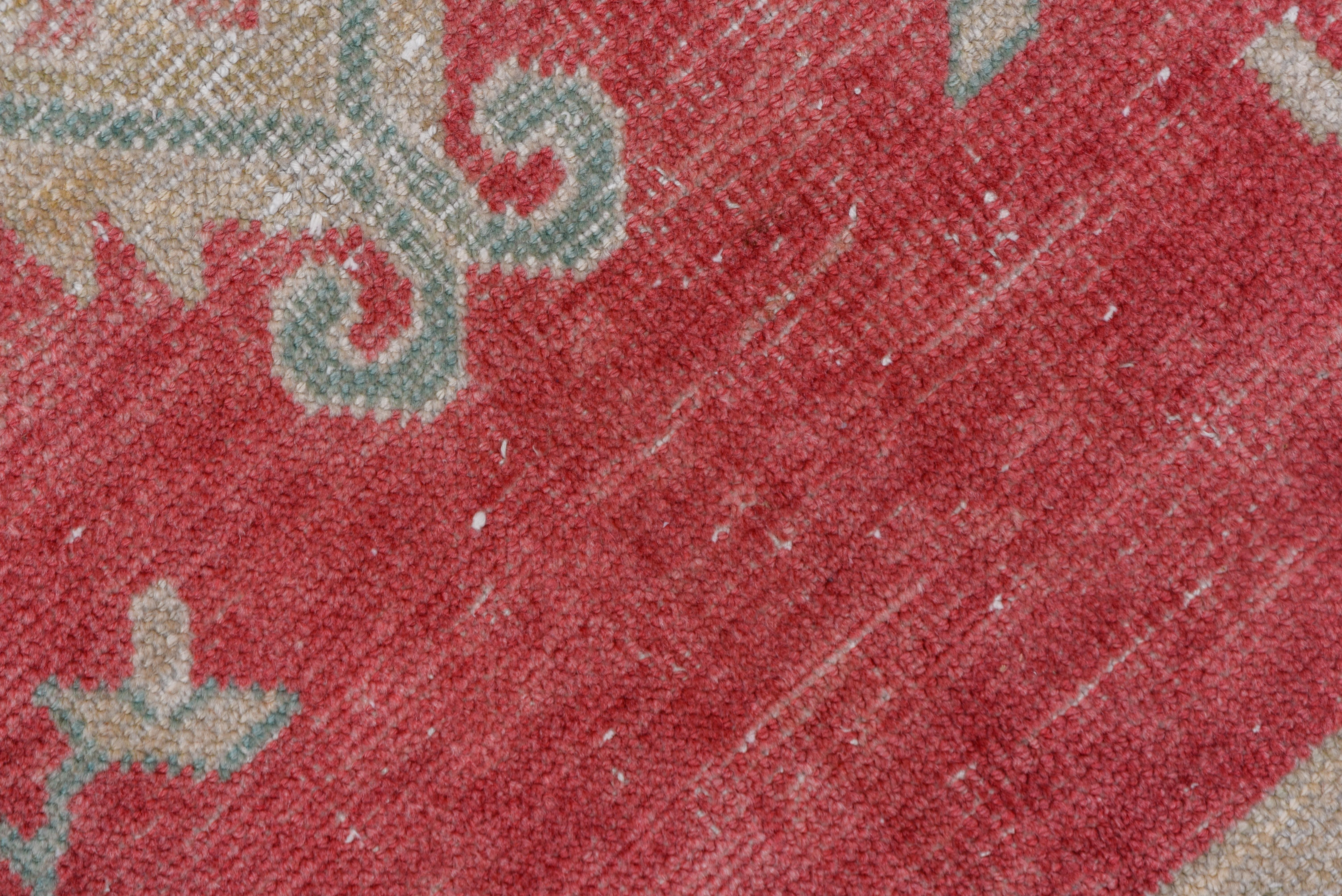 Antique Turkish Oushak Carpet, Soft Colors, Soft Red Field, circa 1920s In Good Condition In New York, NY