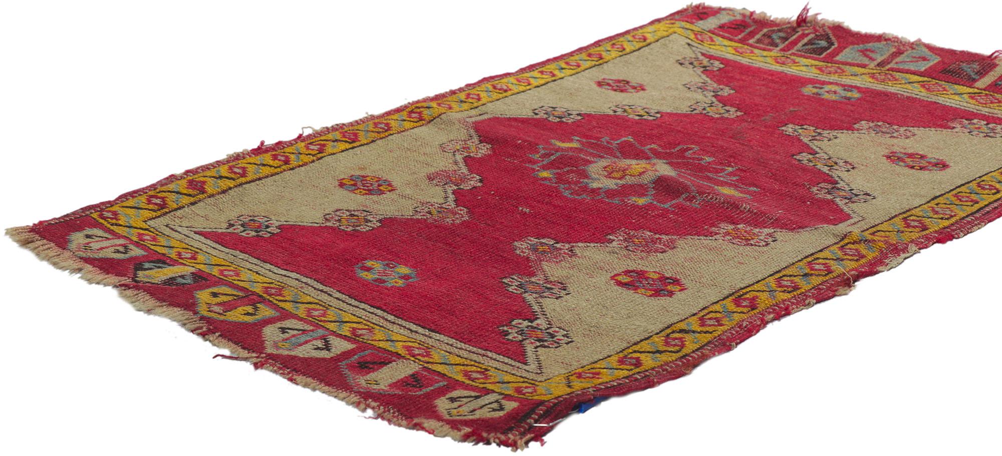 78208 Türkischer Oushak-Teppich, antik-rot, 01'10 x 02'10.

Gebeutelt. Wünschenswerter Altersverschleiß.
Abrash.
Handgeknüpfte Wolle.
Hergestellt in der Türkei.
Datum: 1900er Jahre. Anfang des 20. Jahrhunderts.