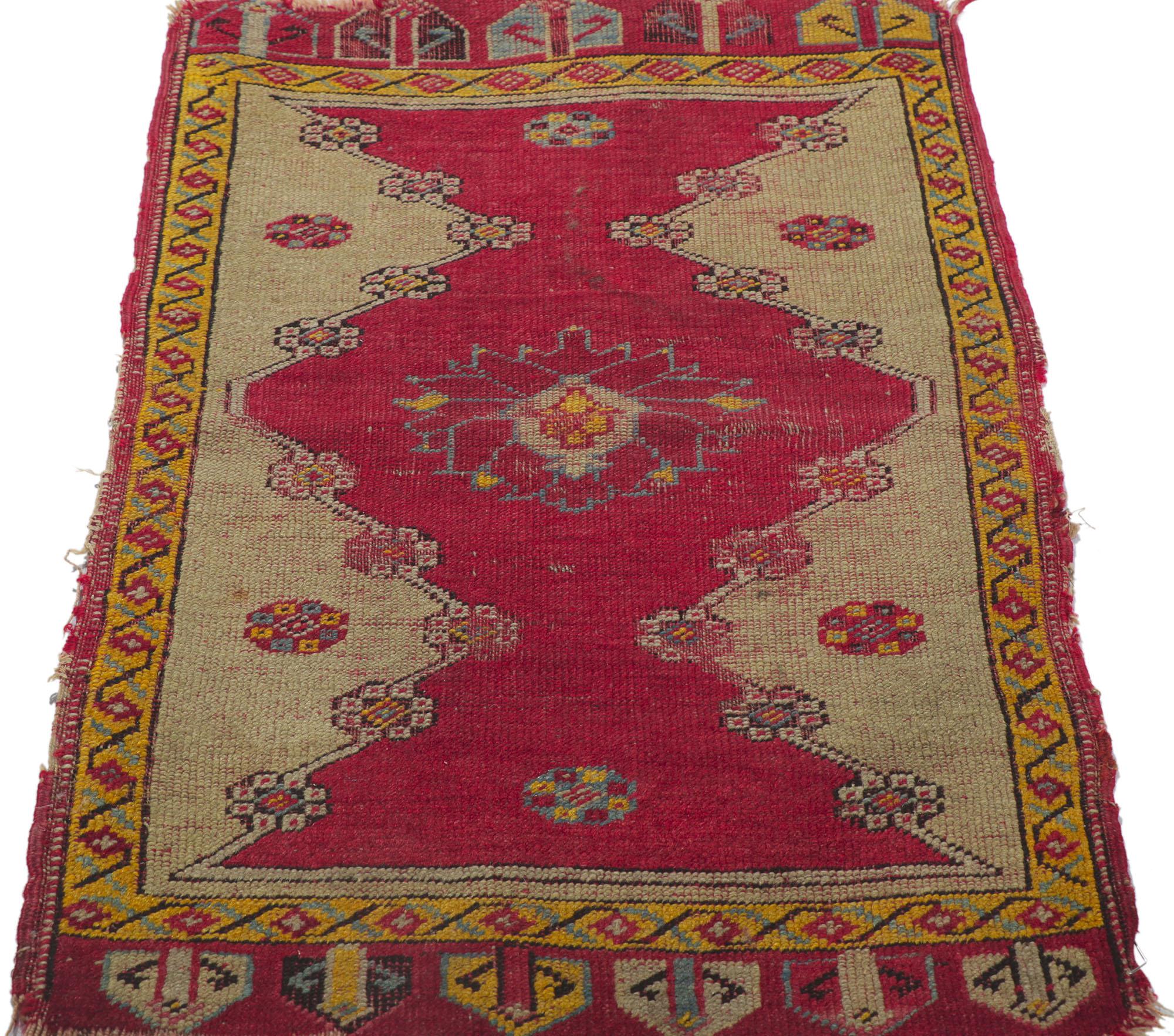 1900's Distressed Türkisch Oushak Teppich im Zustand „Starke Gebrauchsspuren“ im Angebot in Dallas, TX