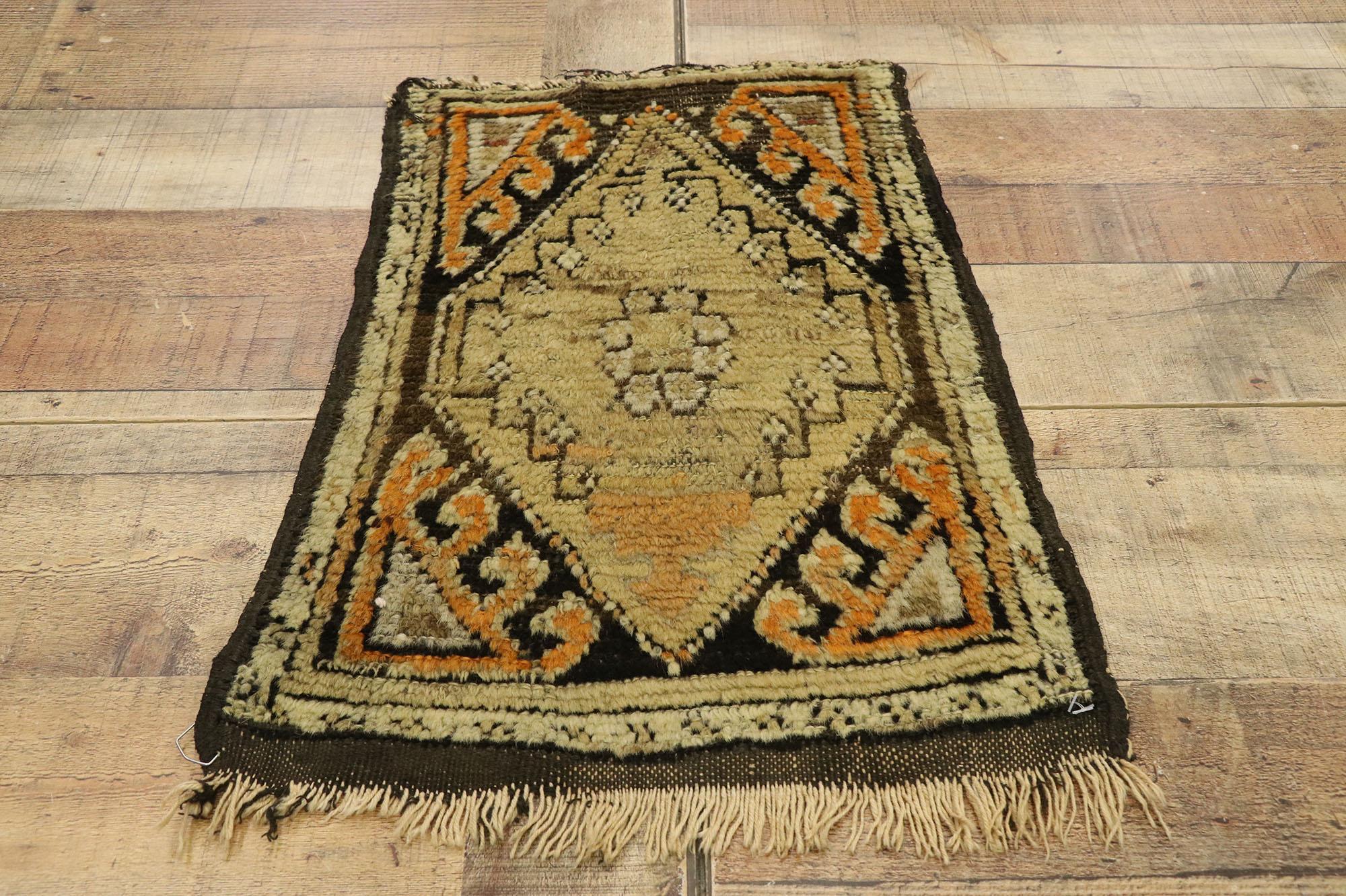 Antiker türkischer Oushak-Teppich, Timeless Appeal trifft auf stilvolle Langlebigkeit (Wolle) im Angebot