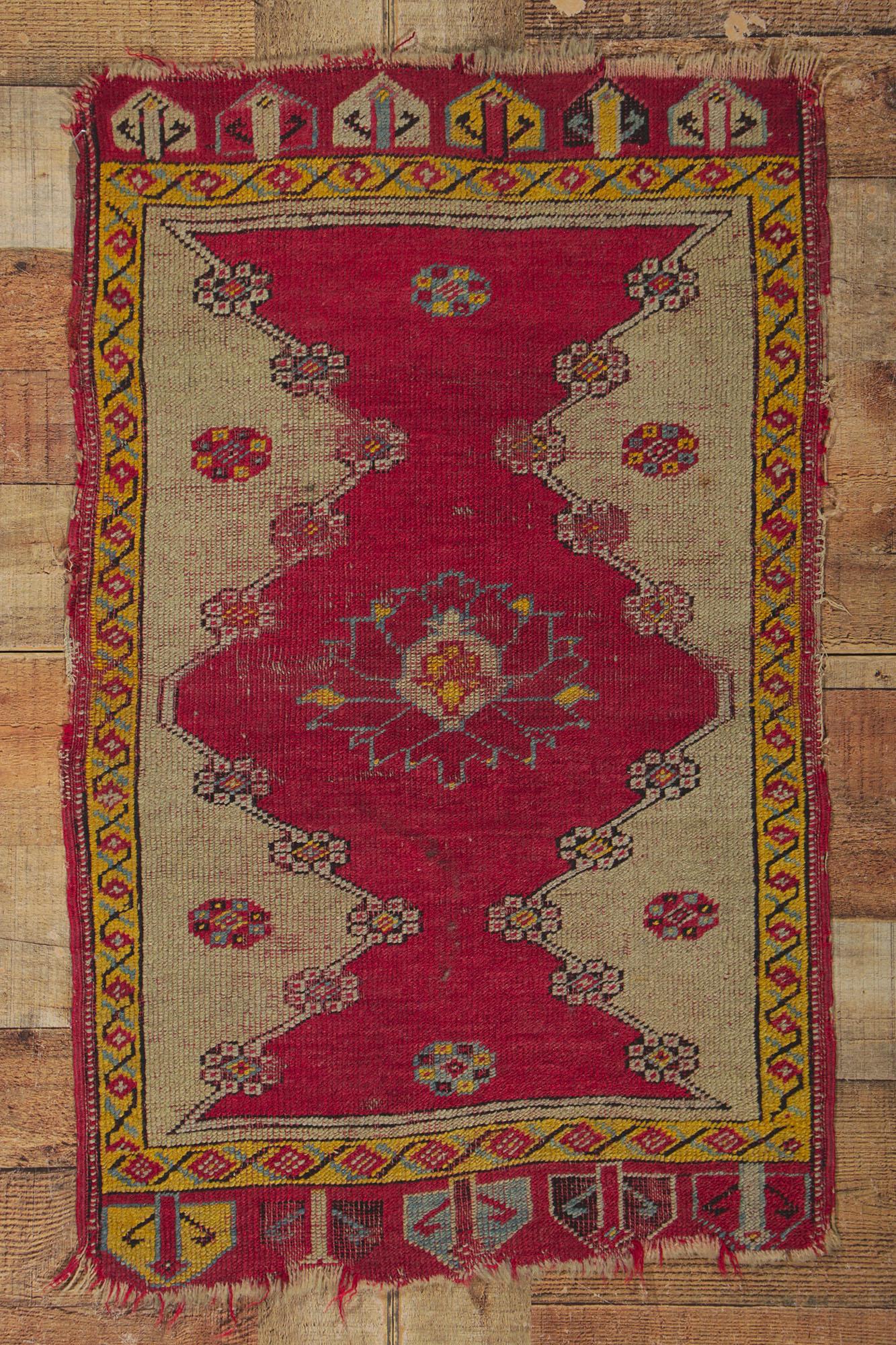 1900's Distressed Türkisch Oushak Teppich im Angebot 3