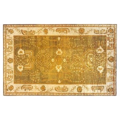 Tapis turc antique Oushak avec des arbres de cyprès:: en grande taille:: vert et ivoire