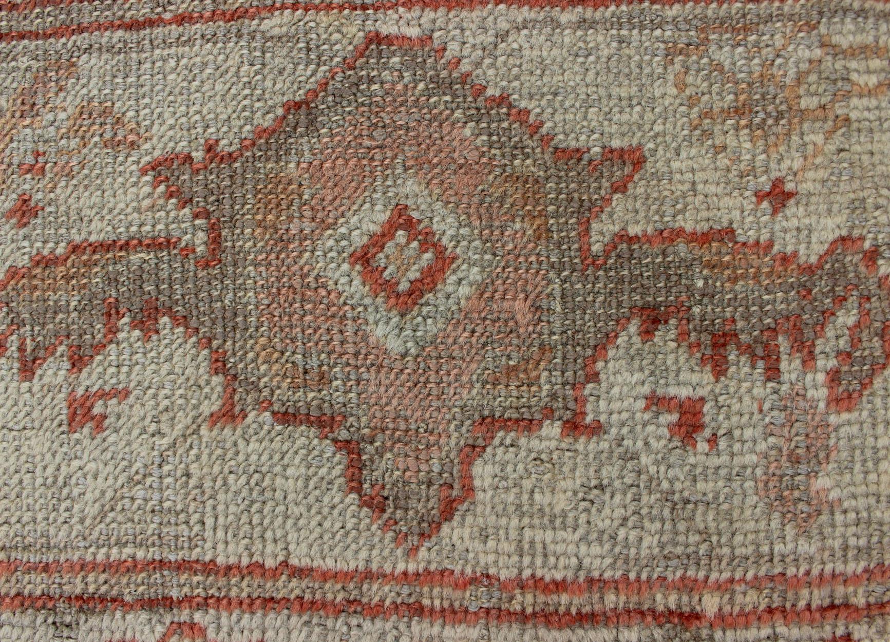 Antique Turkish Oushak Carpet With Medallion In Cream and Soft Orange For Sale 6