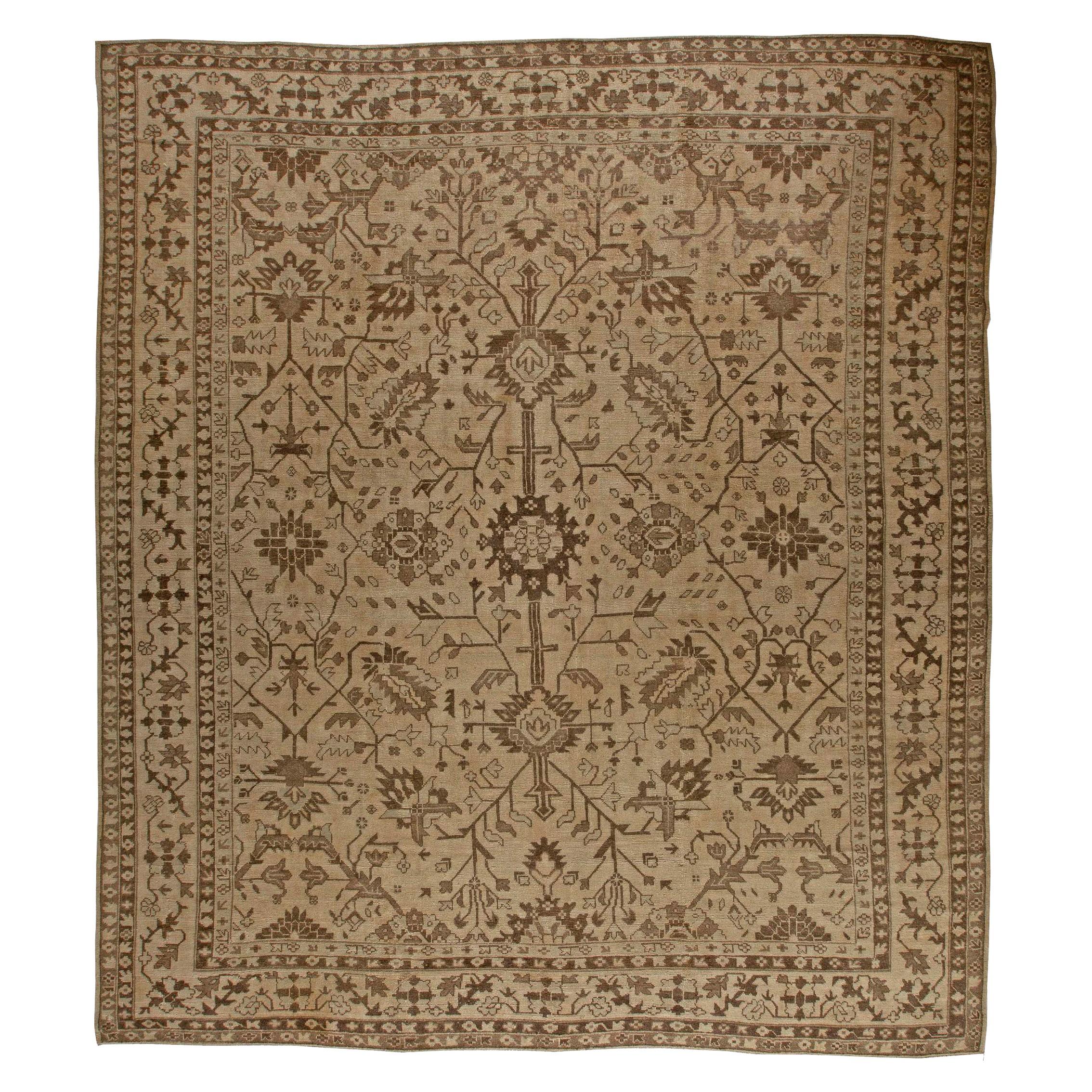 Ancien tapis turc Oushak en laine tissé à la main en vente