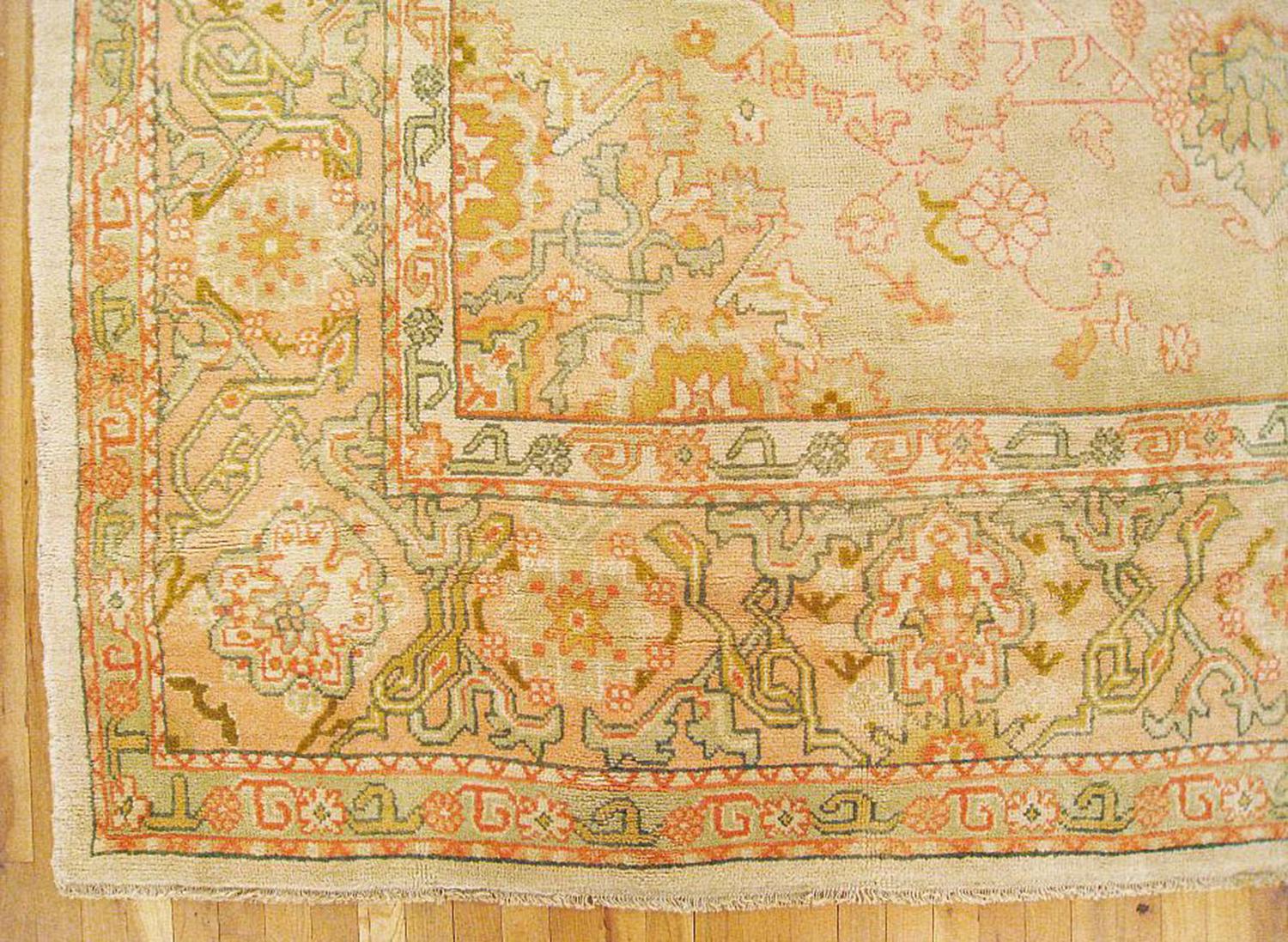 Antiker türkischer Oushak-Deko- Orientteppich, in Zimmergröße, mit gedämpften Farben (Türkisch) im Angebot