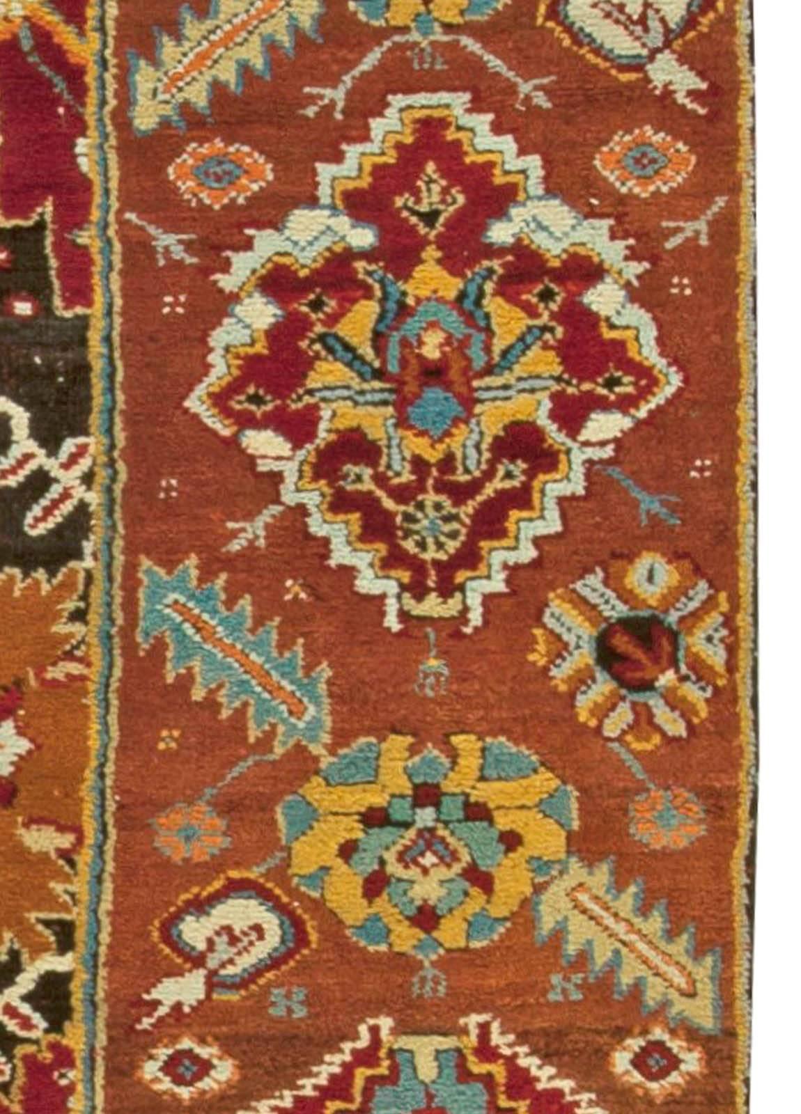 Antique Turkish Oushak Floral Handmade Wool Rug In Good Condition For Sale In New York, NY