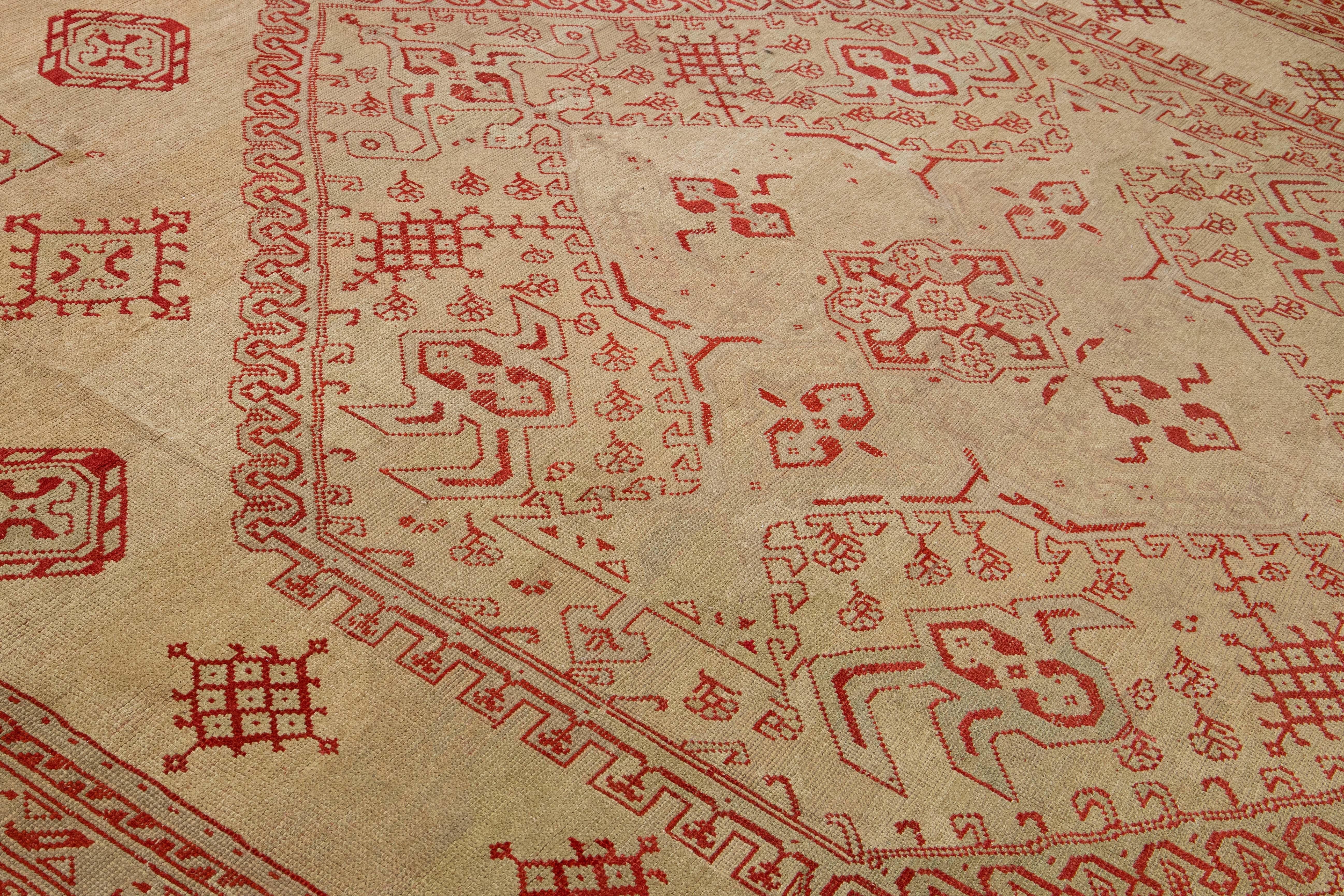 Antiker türkischer handgefertigter, brauner und roter Oversize-Wollteppich in Medaillon-Design, Oushak im Angebot 3