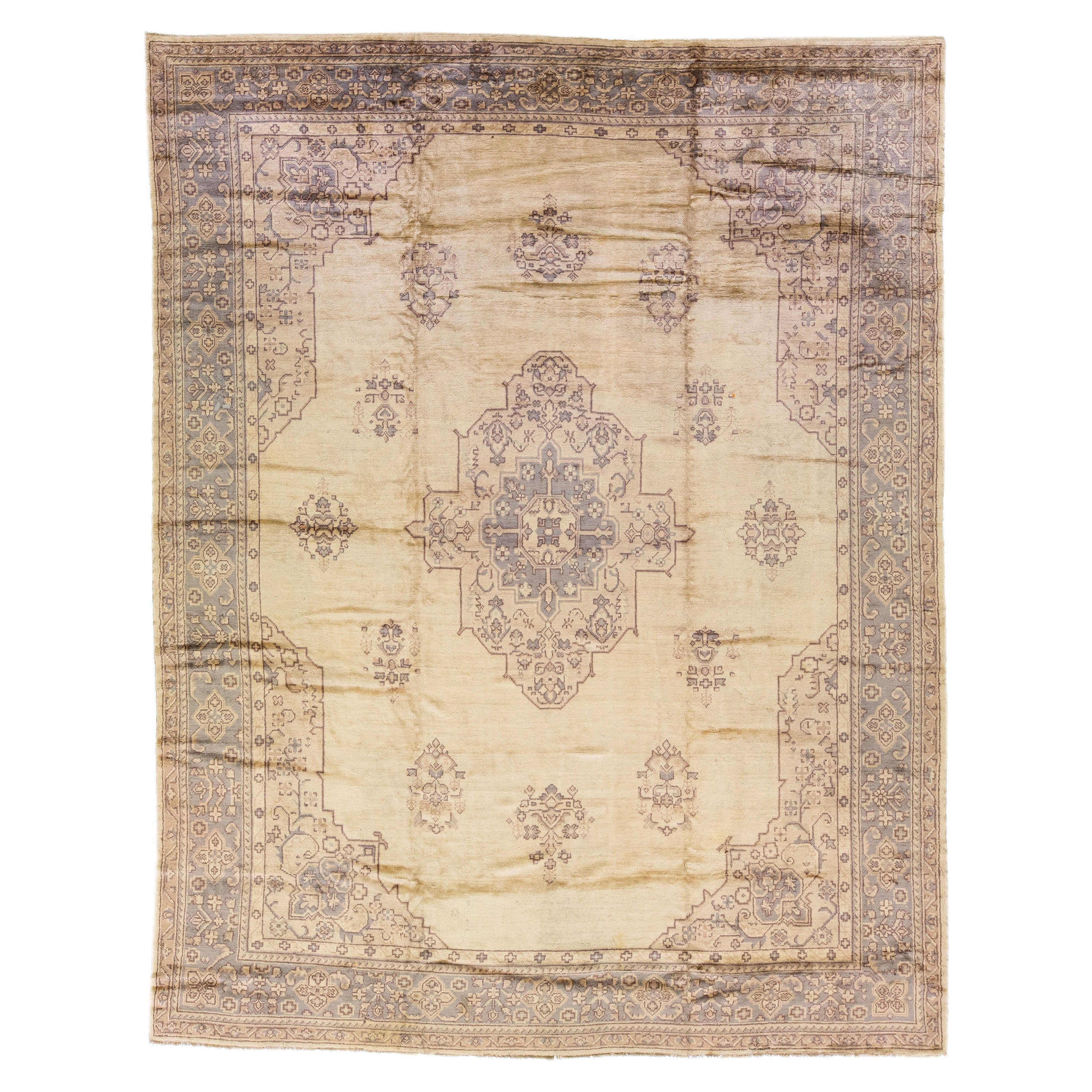 Antico tappeto turco Oushak fatto a mano con motivi beige e grigi in lana oversize in vendita