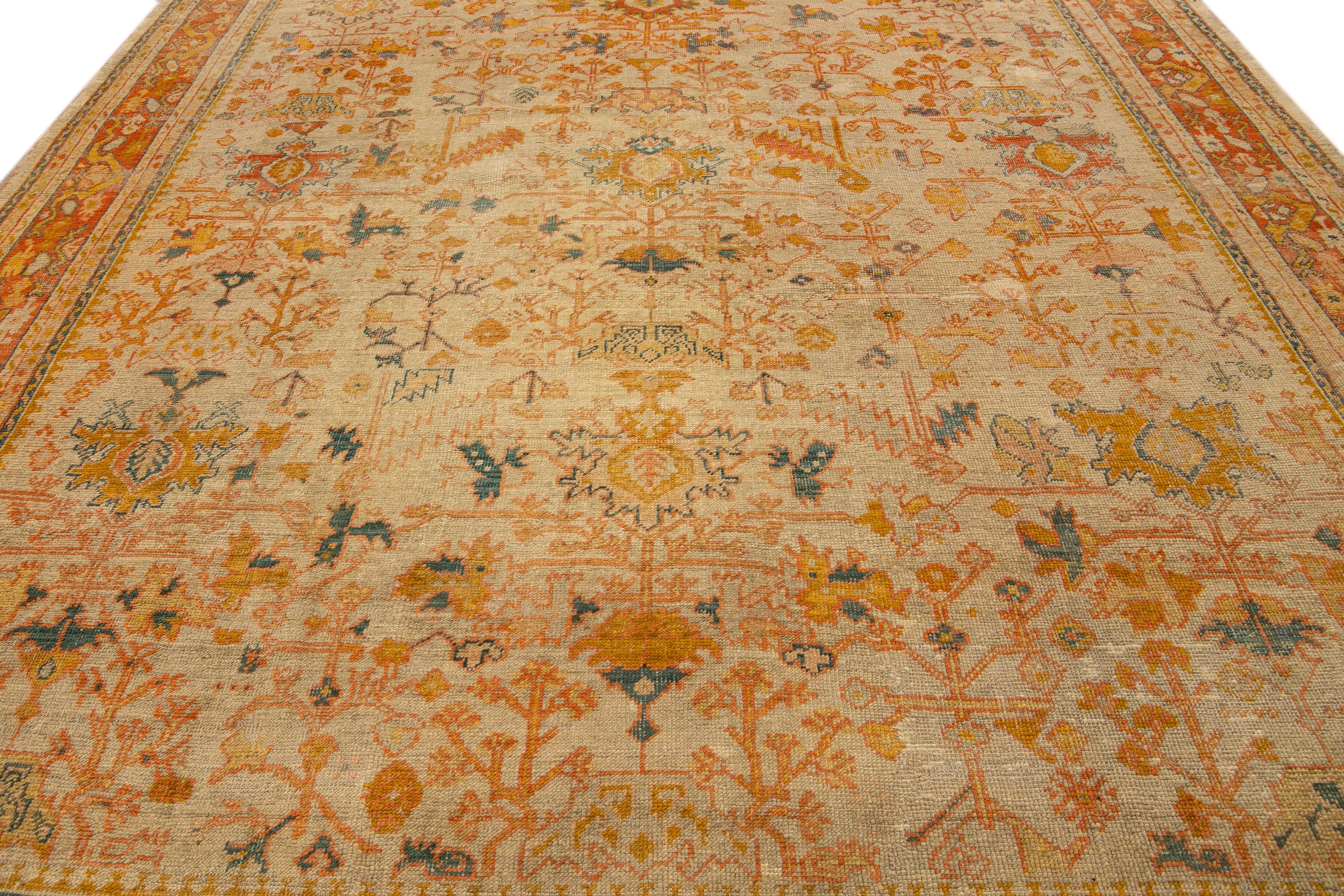 Turc Ancien tapis turc Oushak en laine orange à motif floral fait à la main en vente