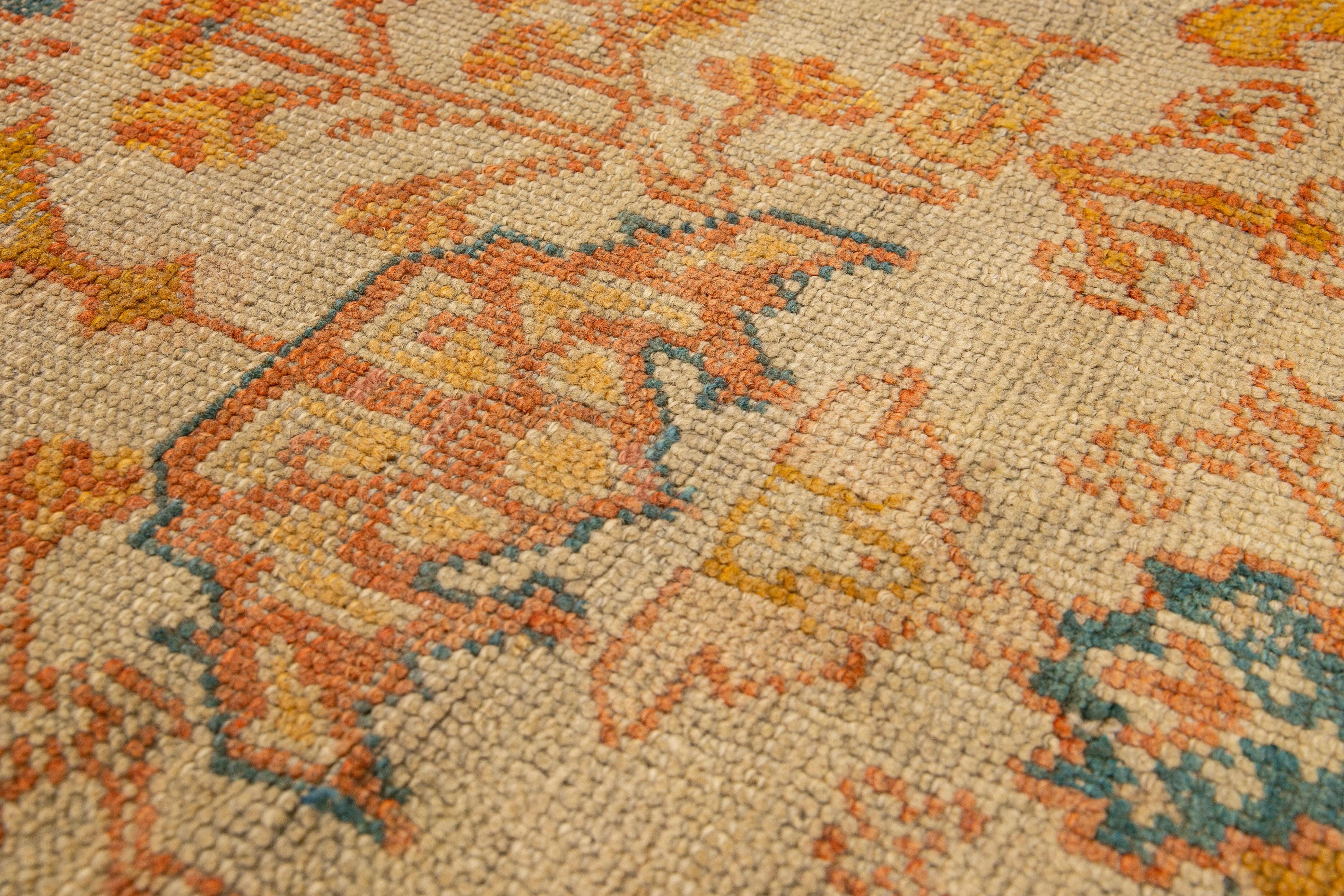 XIXe siècle Ancien tapis turc Oushak en laine orange à motif floral fait à la main en vente