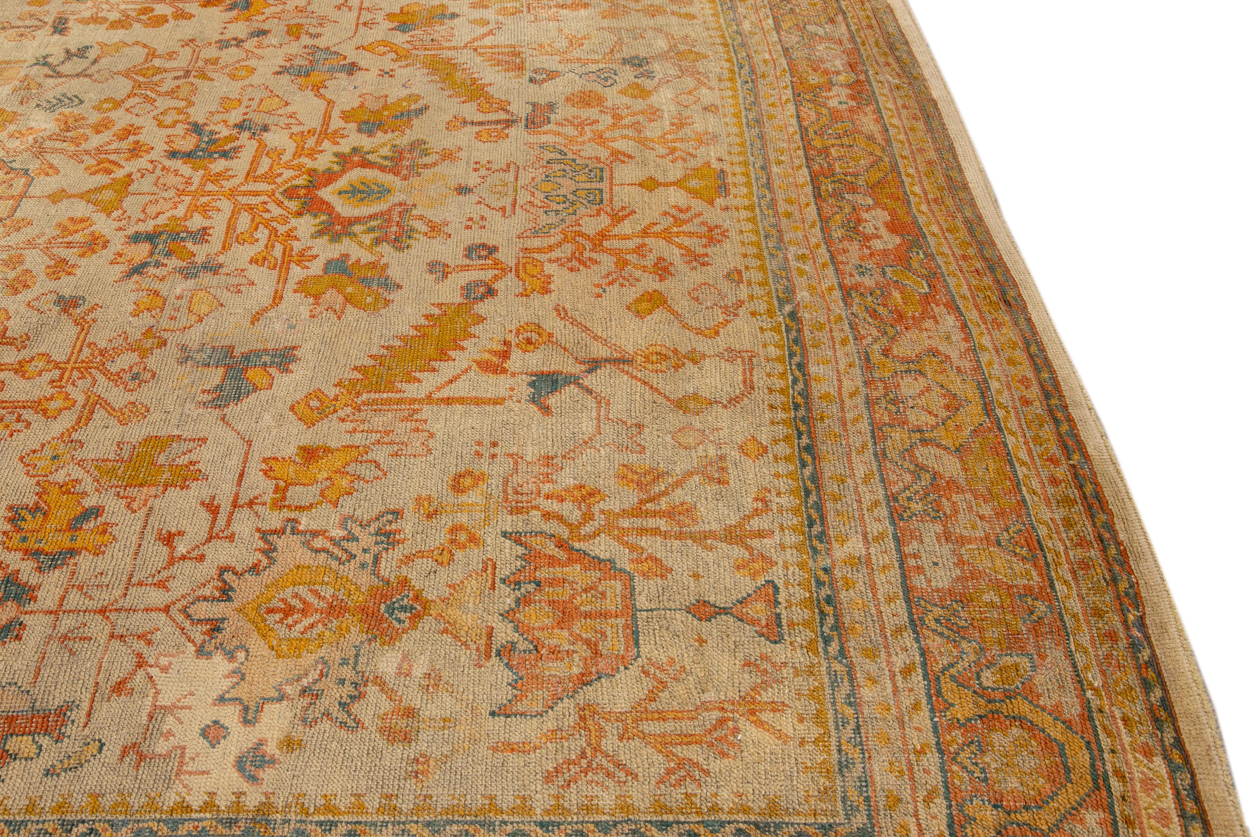 Ancien tapis turc Oushak en laine orange à motif floral fait à la main en vente 2