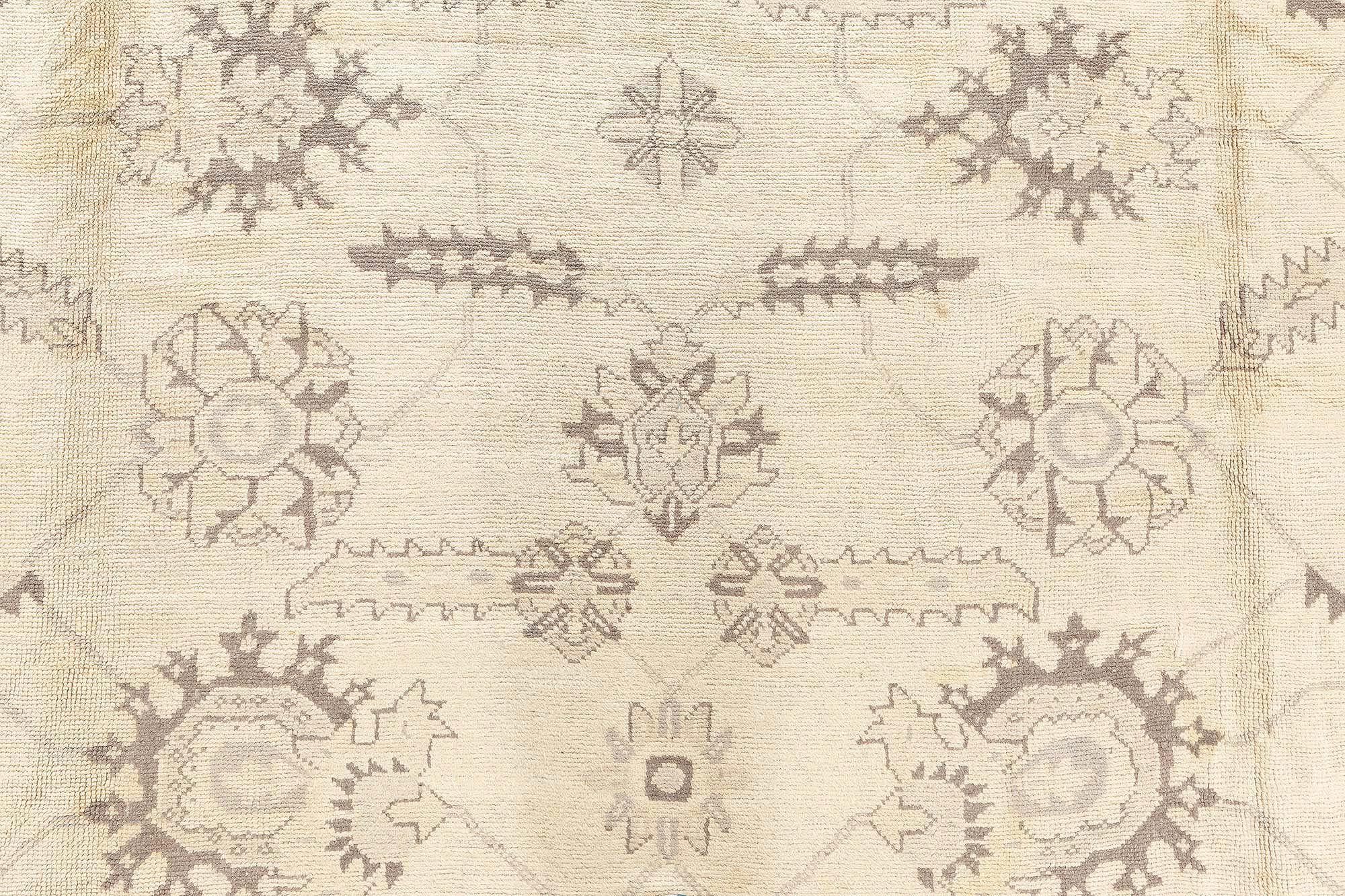 Antique Turkish Oushak Handwoven Wool Carpet Doris Leslie Blau In Good Condition For Sale In New York, NY