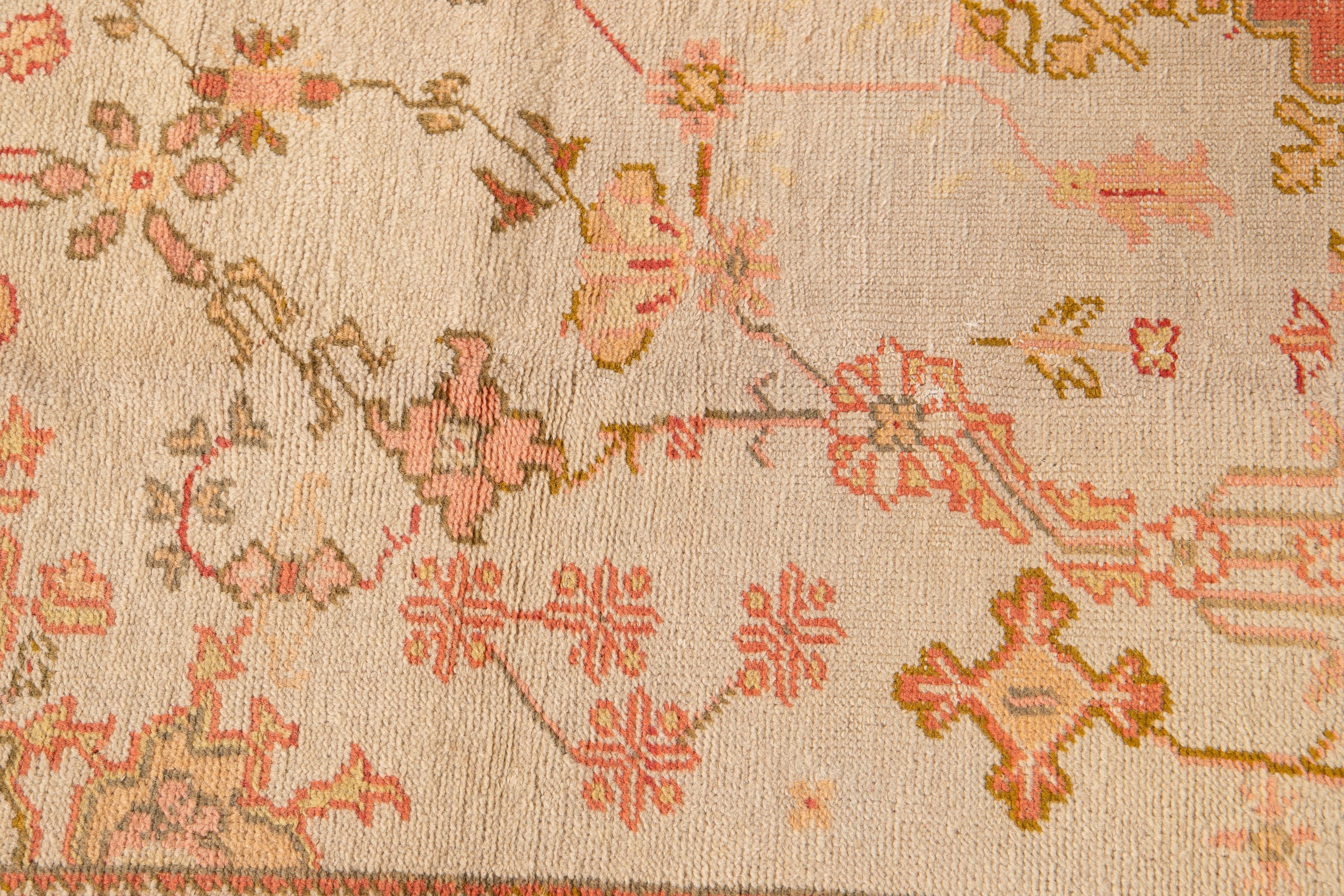 Antiker türkischer Oushak-Wollteppich mit Medaillon-Motiv in Pfirsich, handgefertigt im Angebot 2