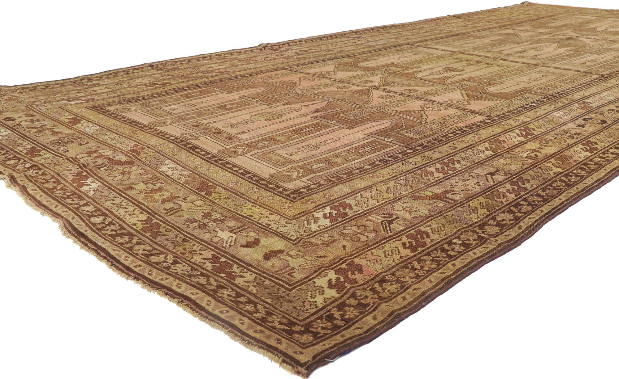 78188 Antique tapis de prière turc avec plusieurs mihrabs, 06'07 x 14'07.
Chaleureux et accueillant, ce tapis de prière turc ancien noué à la main est une vision captivante de la beauté tissée. La composition comporte plusieurs mihrabs et est