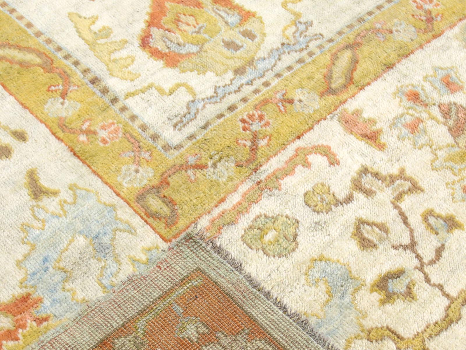 Antiker türkischer Oushak-Teppich - 13' x 14'3