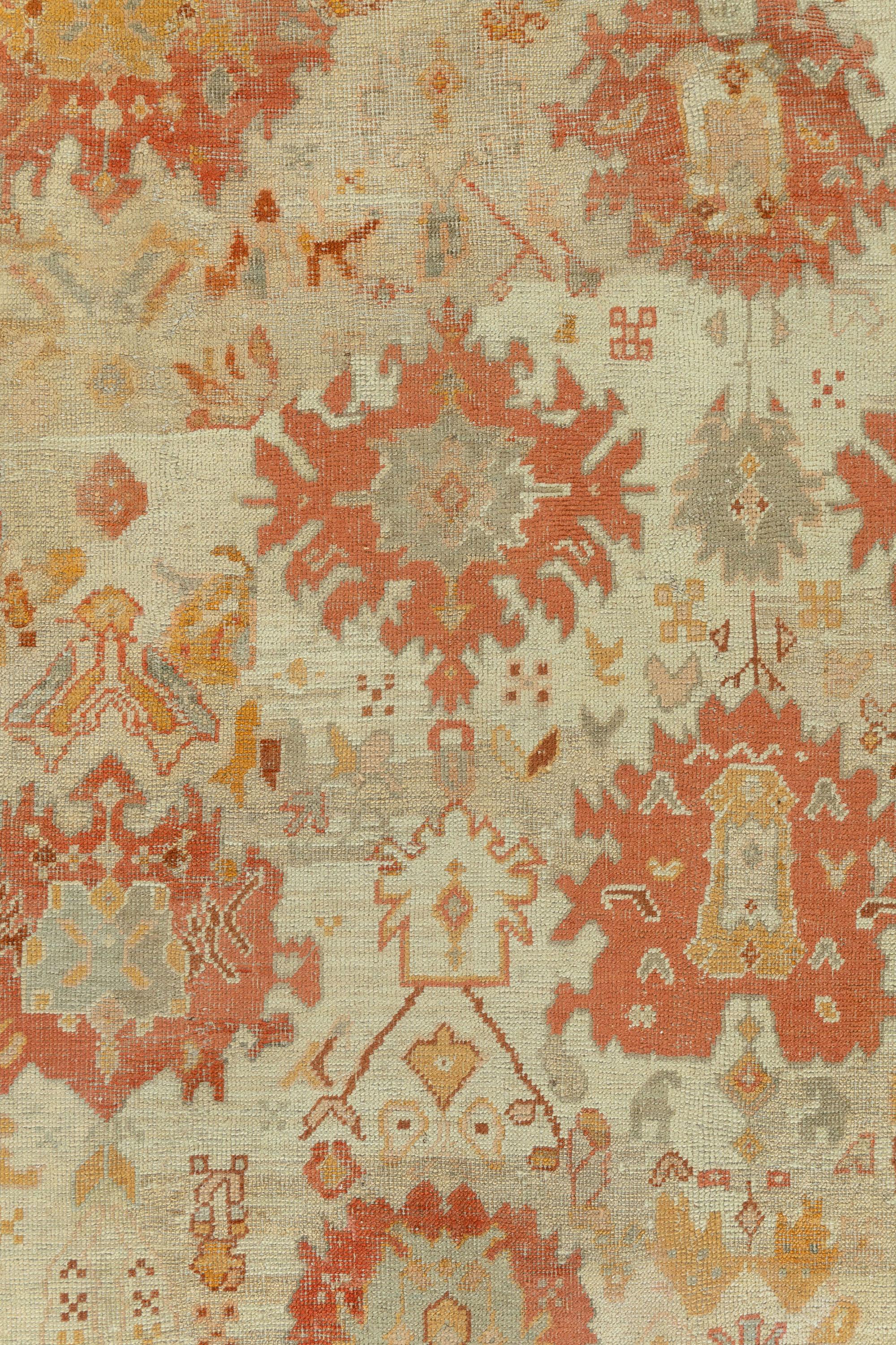 Antique Oversize Turkish Oushak SWool Hand Knotted Rug In Good Condition For Sale In New York, NY