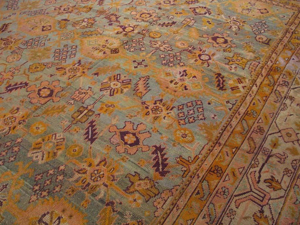 Early 20th Century Late 19th Century Turkish Oushak Carpet ( 17'6