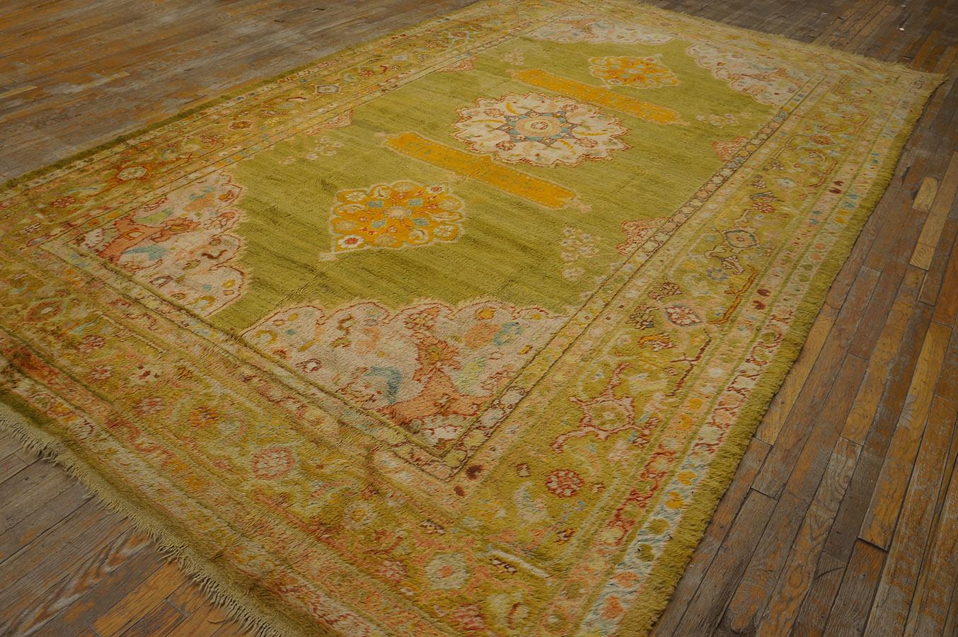 Ancien tapis turc Oushak, dimensions : 7' 8'' x 13' 0''.