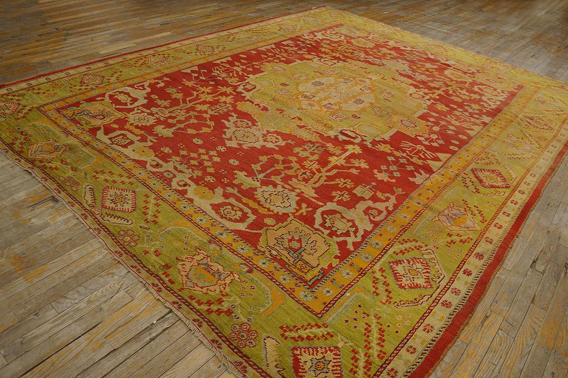 Late 19th Century Turkish Oushak  Carpet ( 9' x 12' - 270 x 365 cm )  In Good Condition For Sale In New York, NY