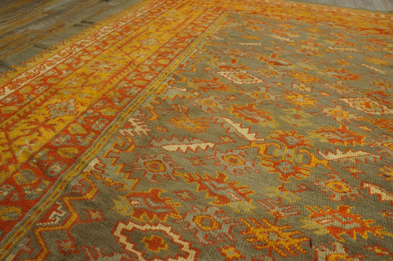 Late 19th Century Turkish Oushak Carpet ( 9'7'' x 11'3'' - 292 x 343 cm) For Sale 7