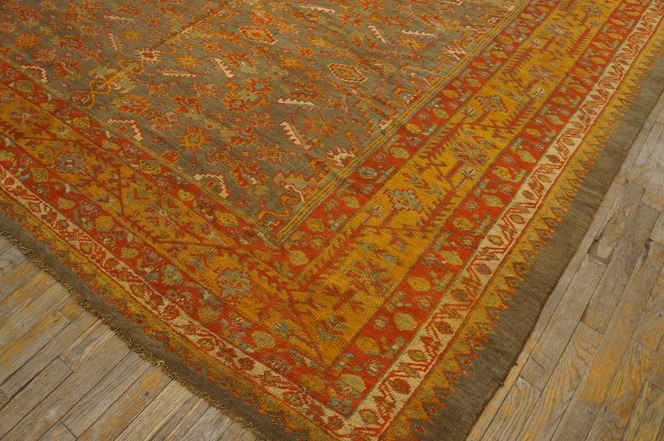 Late 19th Century Turkish Oushak Carpet ( 9'7'' x 11'3'' - 292 x 343 cm) In Good Condition For Sale In New York, NY