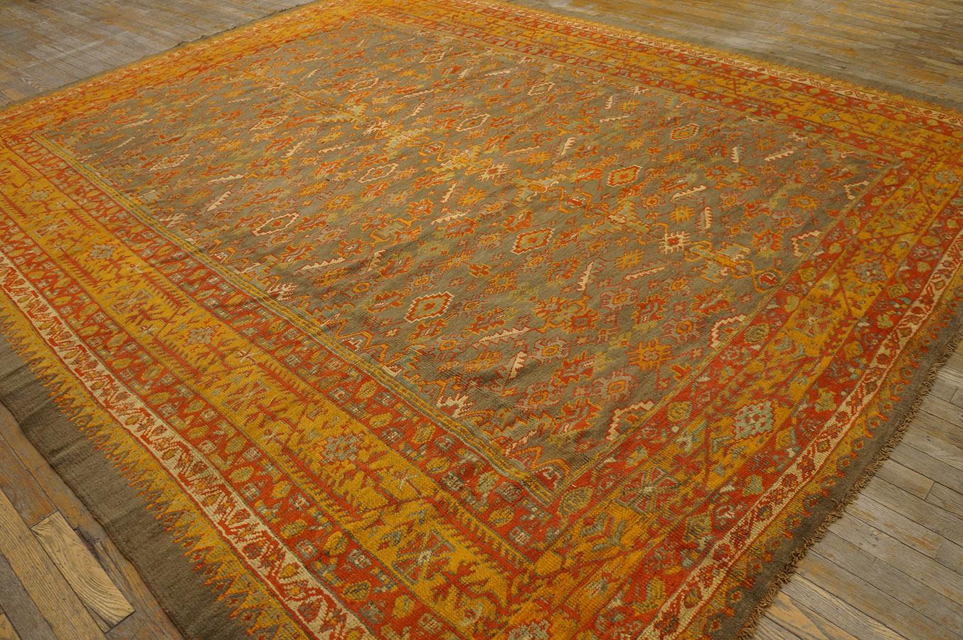 Türkischer Oushak-Teppich des späten 19. Jahrhunderts ( 9'7'' x 11'3'' - 292 x 343 cm) im Zustand „Gut“ im Angebot in New York, NY