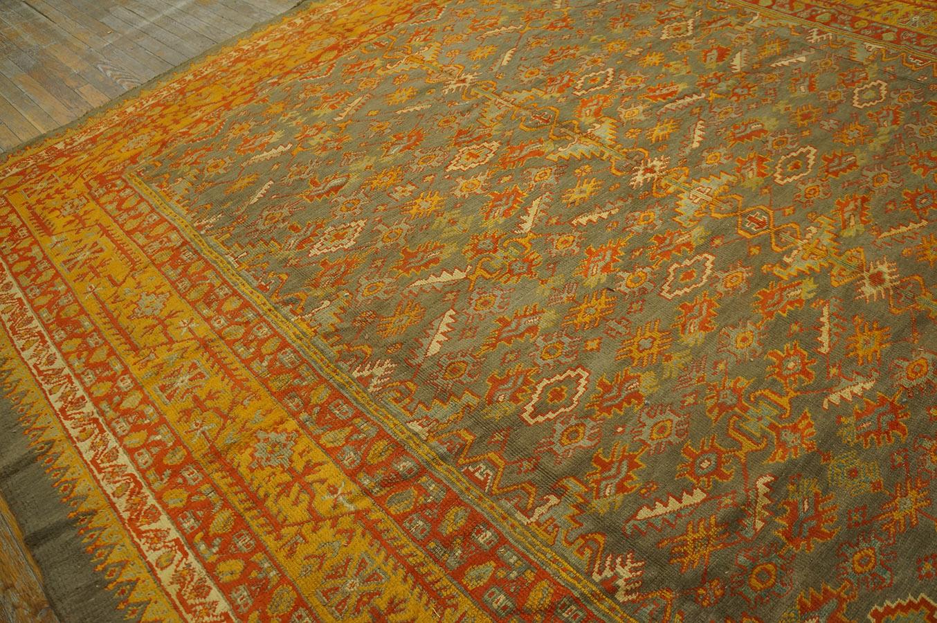 Late 19th Century Turkish Oushak Carpet ( 9'7'' x 11'3'' - 292 x 343 cm) For Sale 3