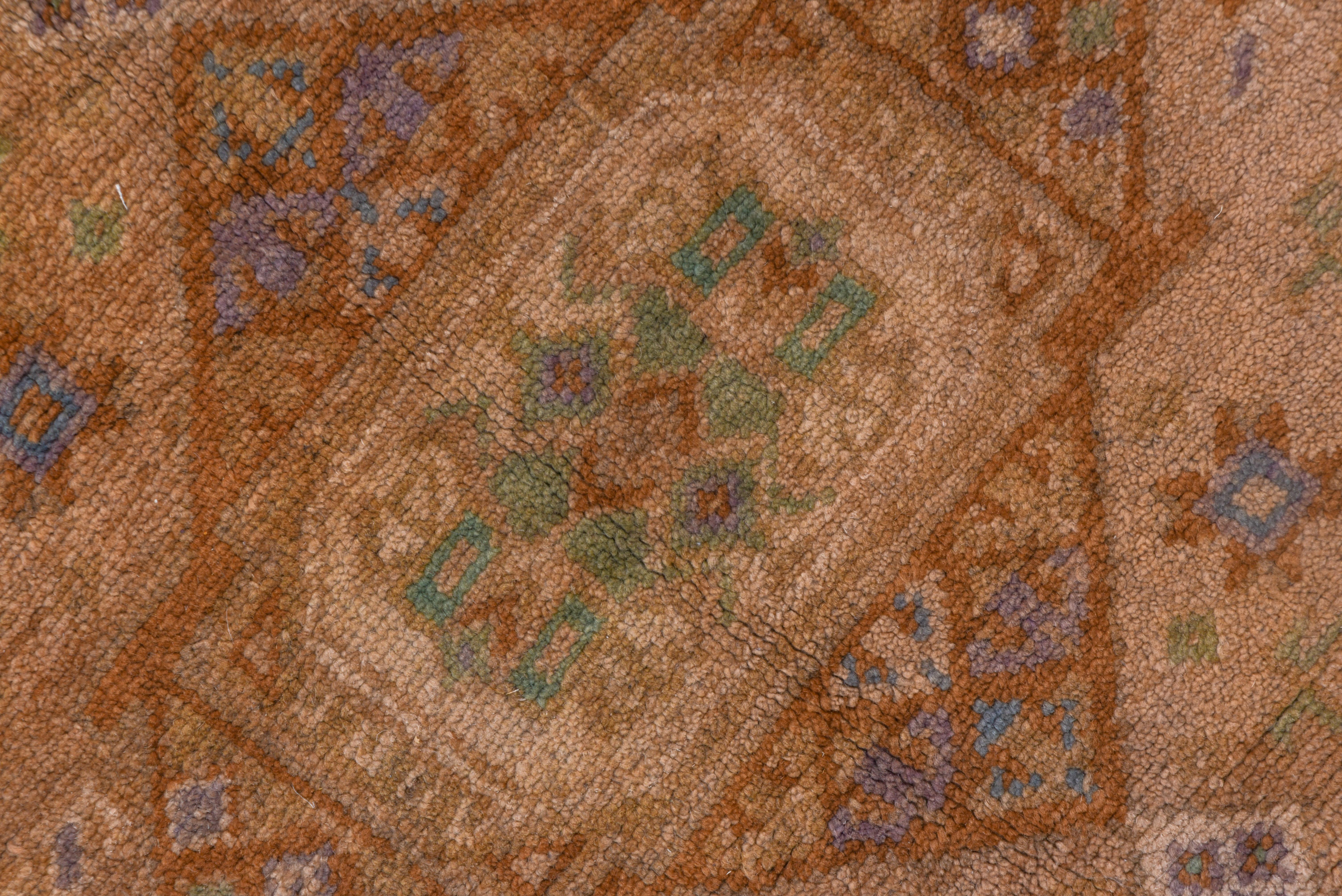 Alfombra Turca Antigua Oushak, Campo Marrón, Acentos Morados y Verdes, Estilo Sumak en venta 1