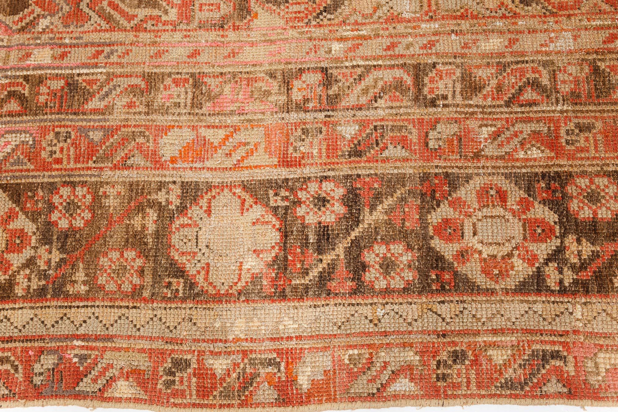 Oversized Vintage Turkish Oushak Handmade Wool Rug In Good Condition For Sale In New York, NY