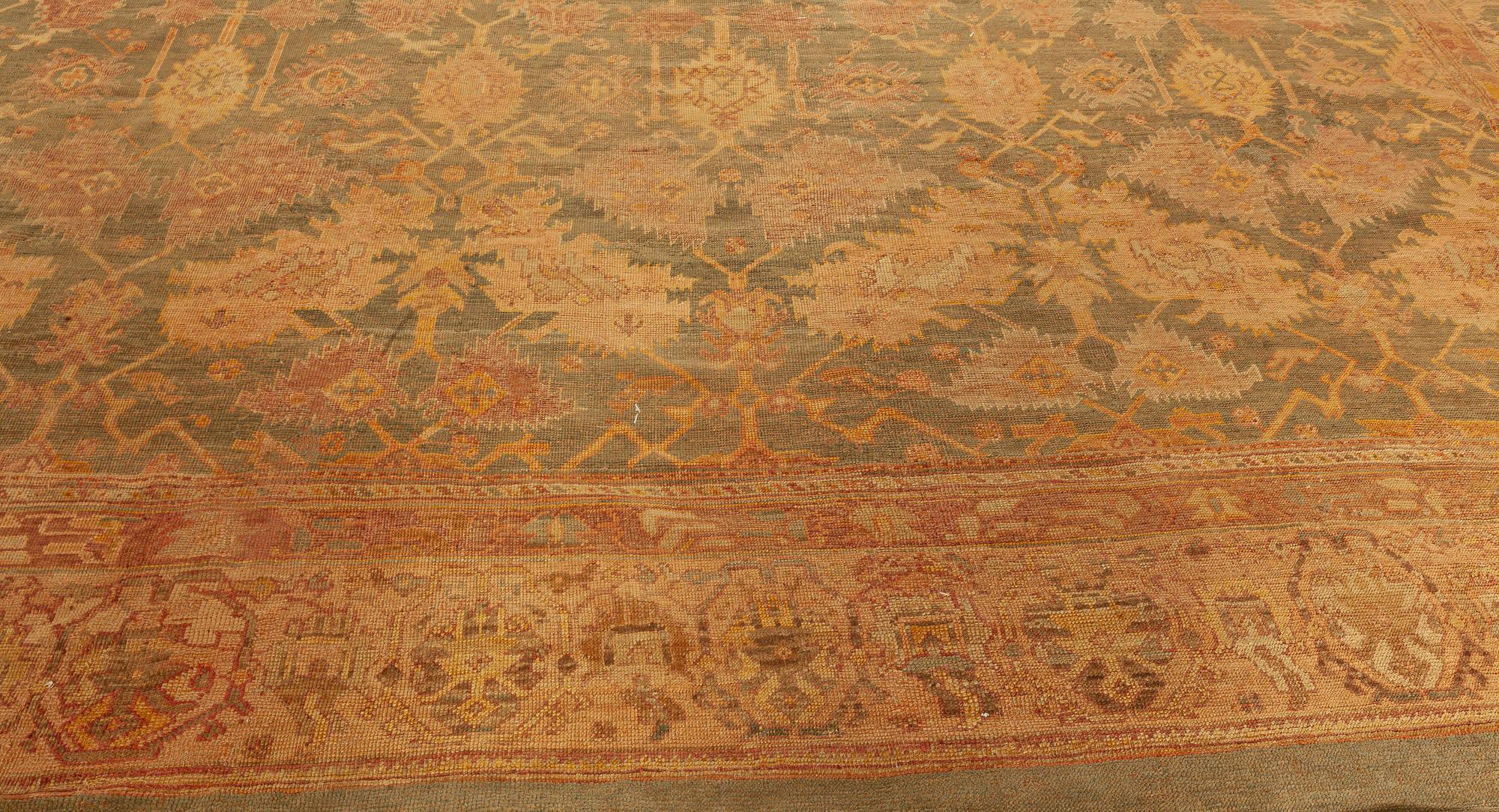 Antique Turkish Oushak Rug In Good Condition For Sale In New York, NY