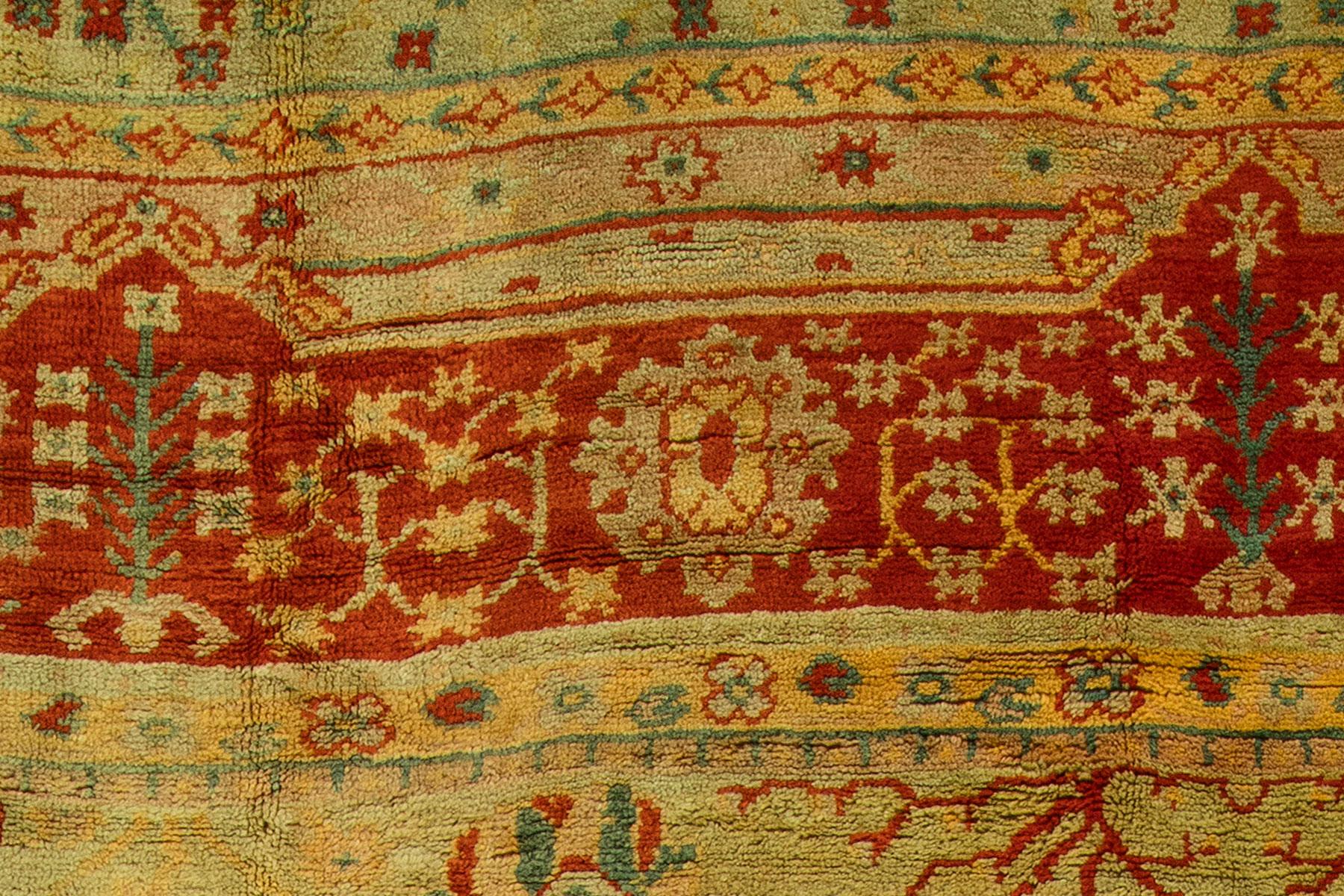 Antique Turkish Oushak Rug In Excellent Condition For Sale In New York, NY