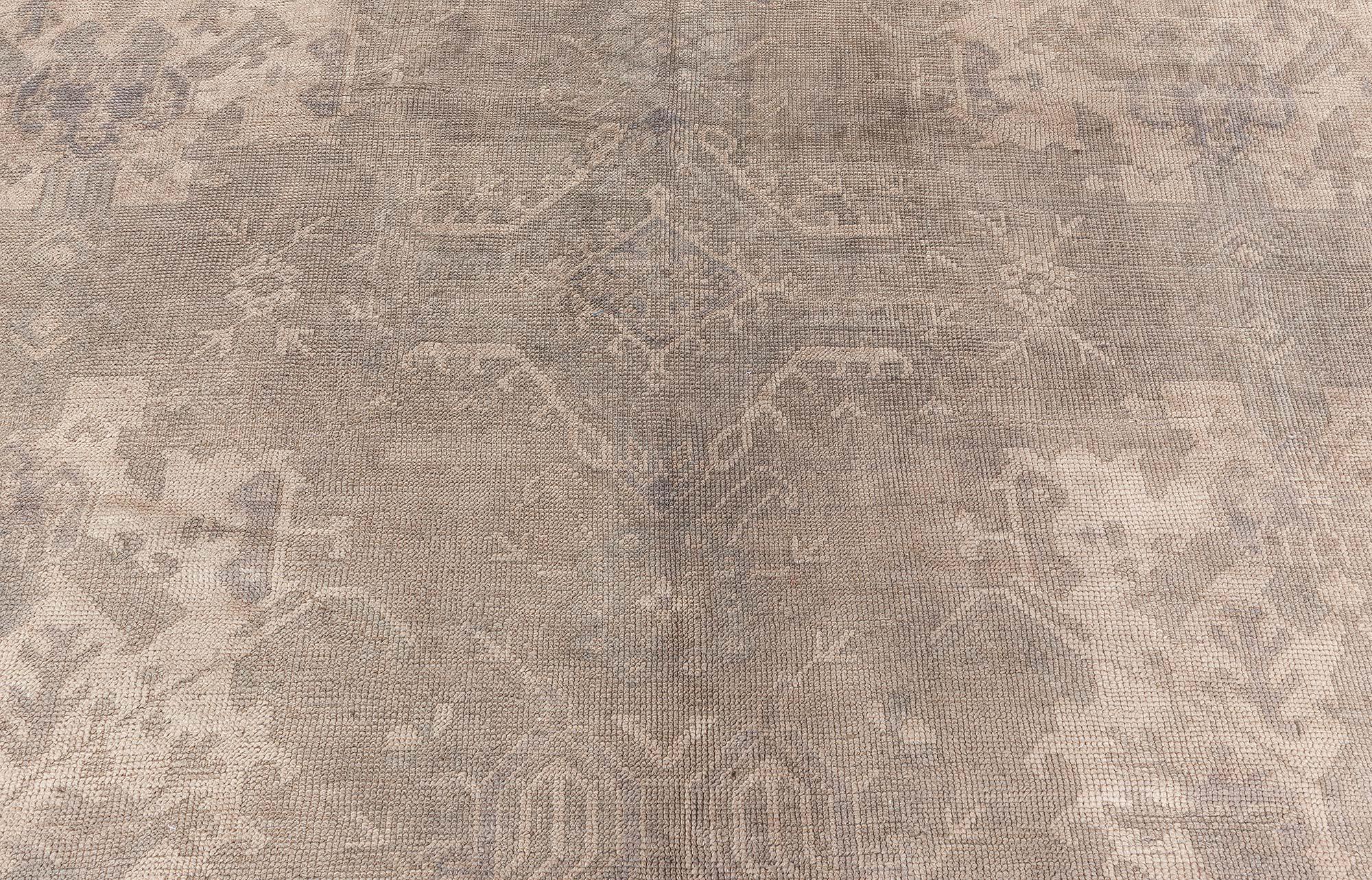 Doris Leslie Blau Alfombra turca antigua Oushak en Bueno estado para la venta en New York, NY