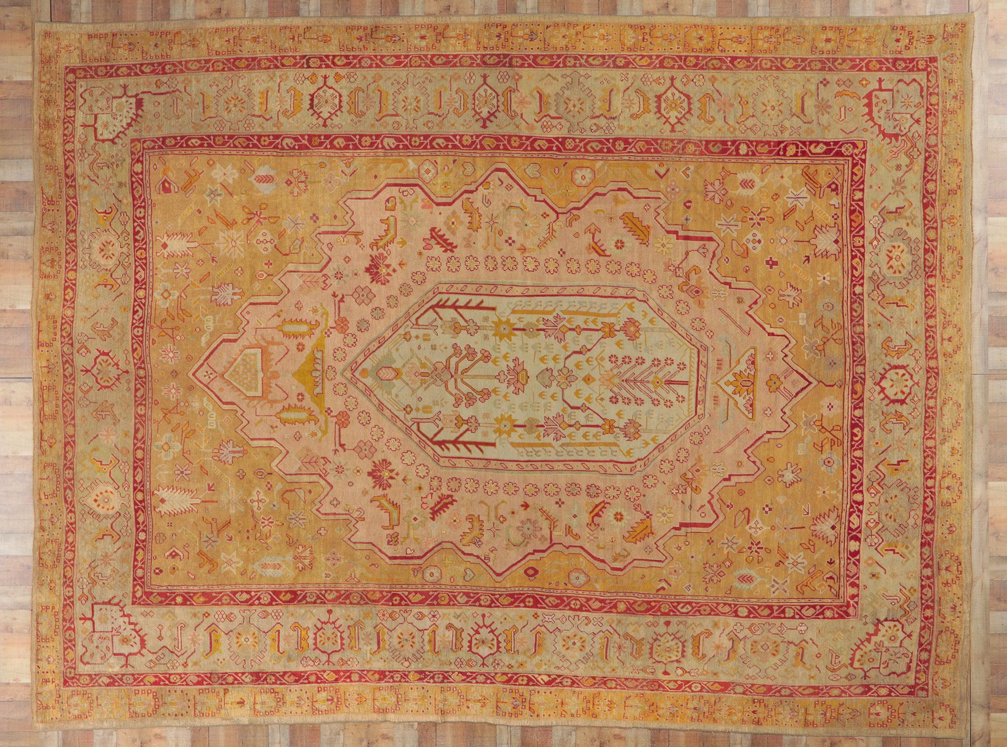 Tapis turc antique Oushak, rencontre le provincial français et le chic cosmopolite en vente 2