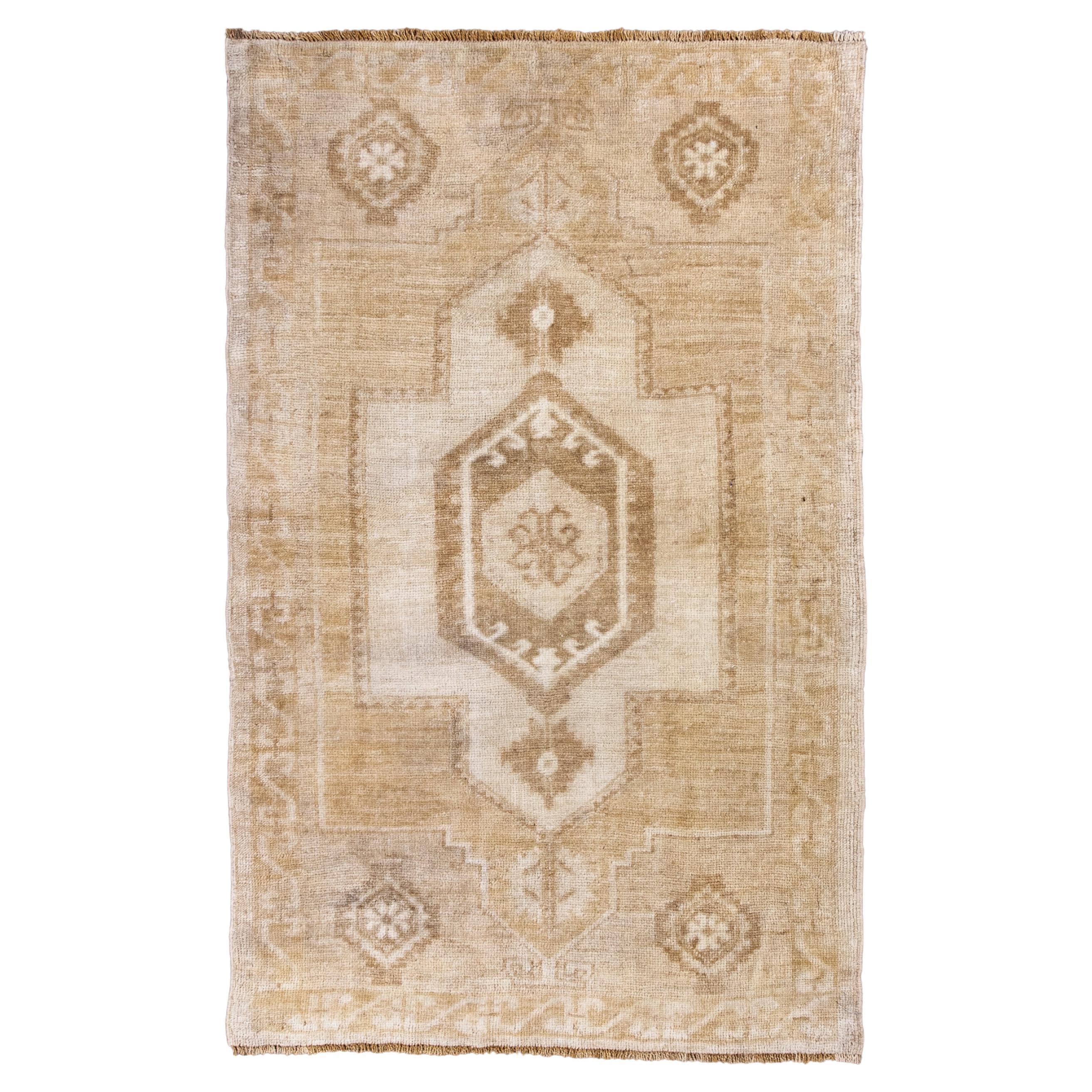 Antique Turkish Oushak Rug in Faded Ivory 
Sand