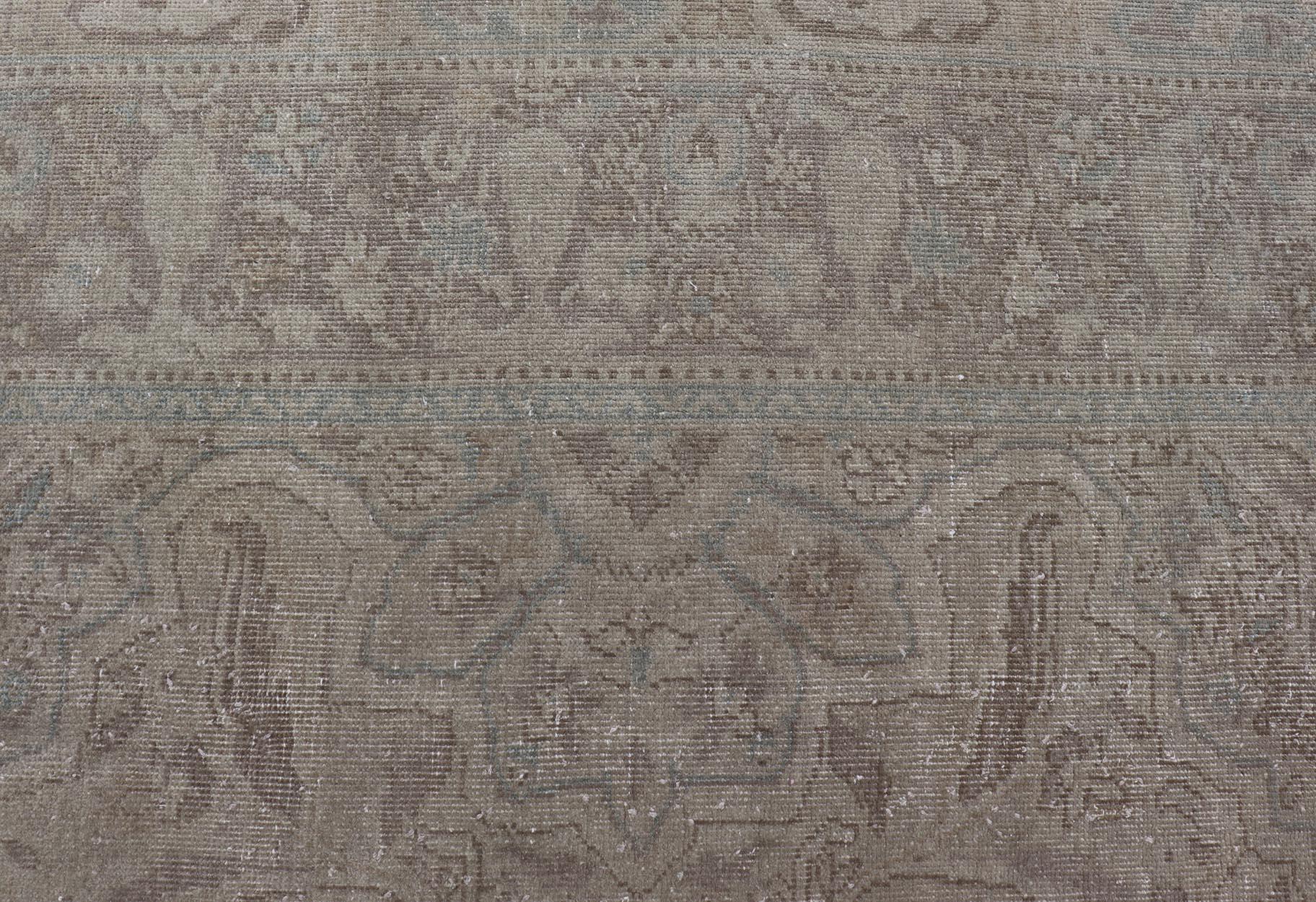 Antiker türkischer Oushak-Teppich in Mist Blau und weichen Grautönen 9'10 x 13'10 (Türkisch) im Angebot
