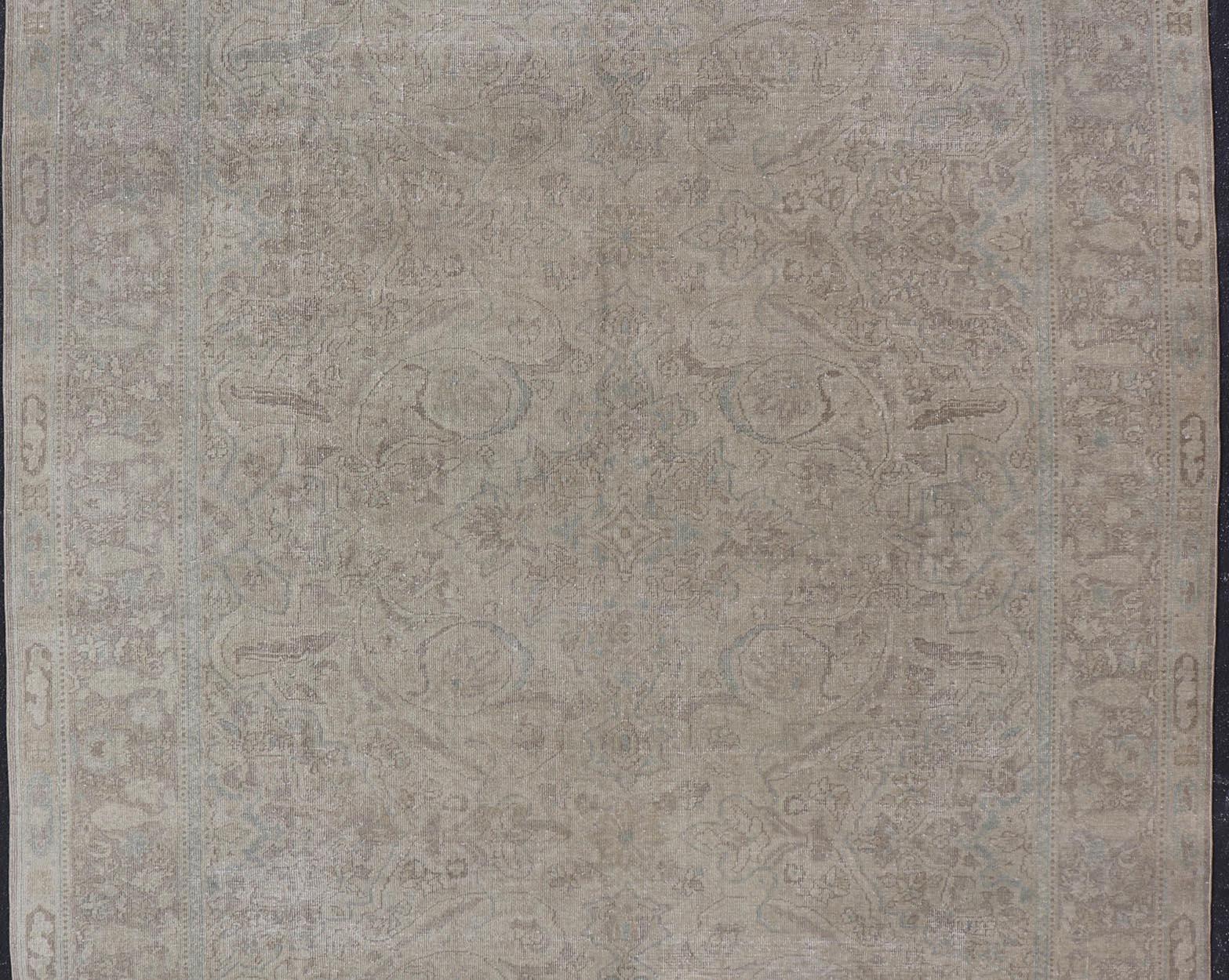 Antiker türkischer Oushak-Teppich in Mist Blau und weichen Grautönen 9'10 x 13'10 im Zustand „Gut“ im Angebot in Atlanta, GA