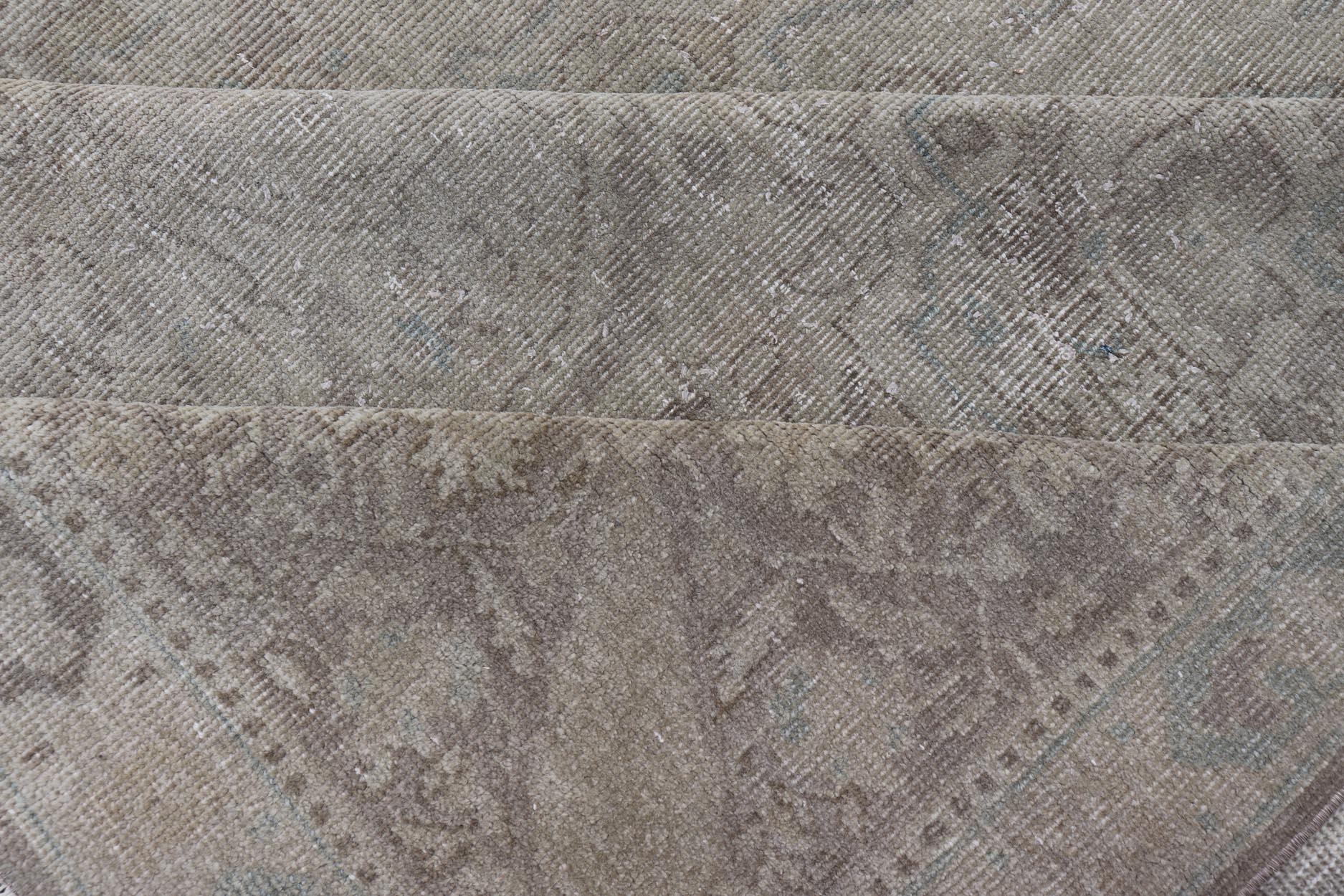 Antiker türkischer Oushak-Teppich in Mist Blau und weichen Grautönen 9'10 x 13'10 im Angebot 1
